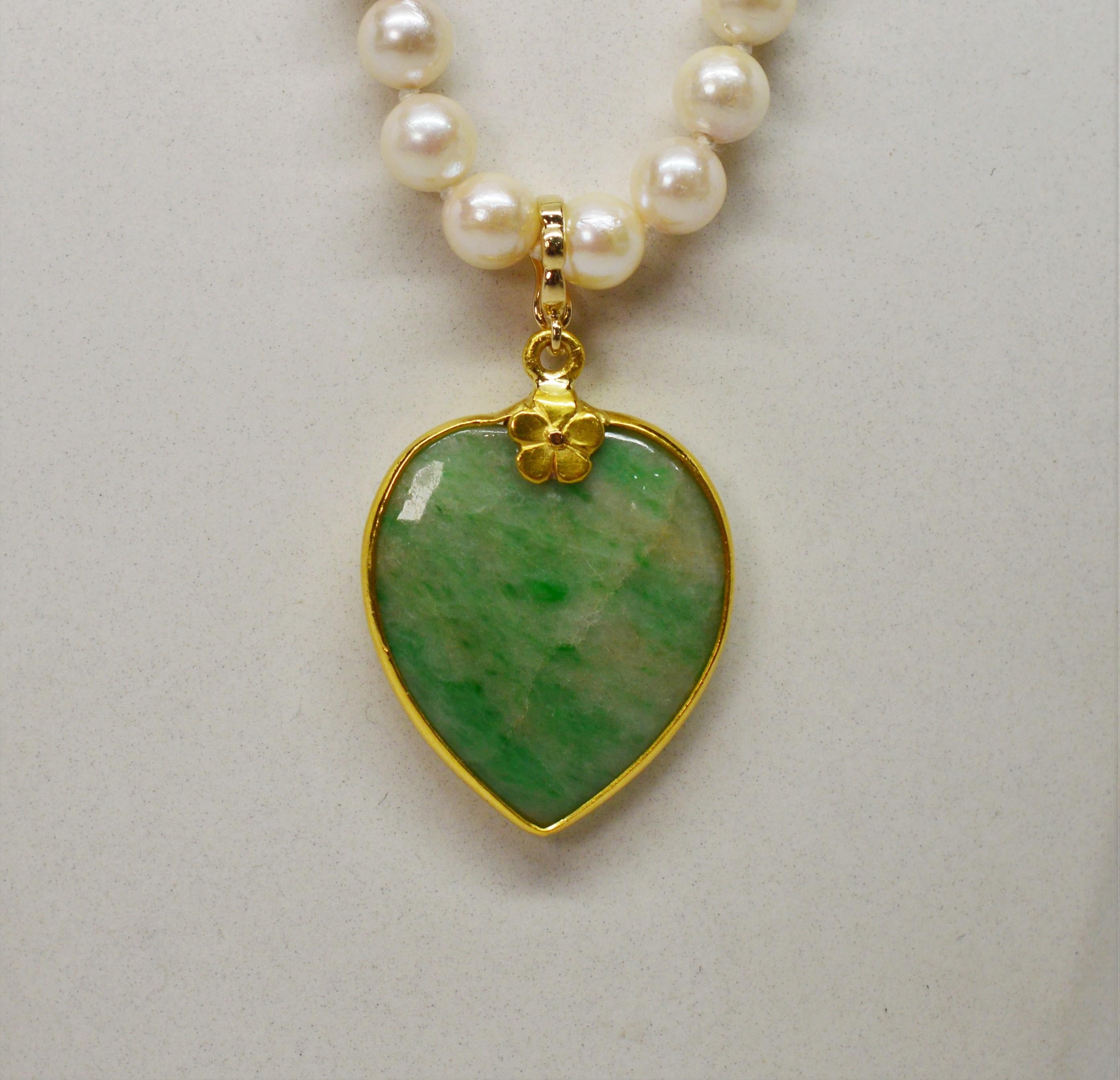 pearl necklace with jade pendant