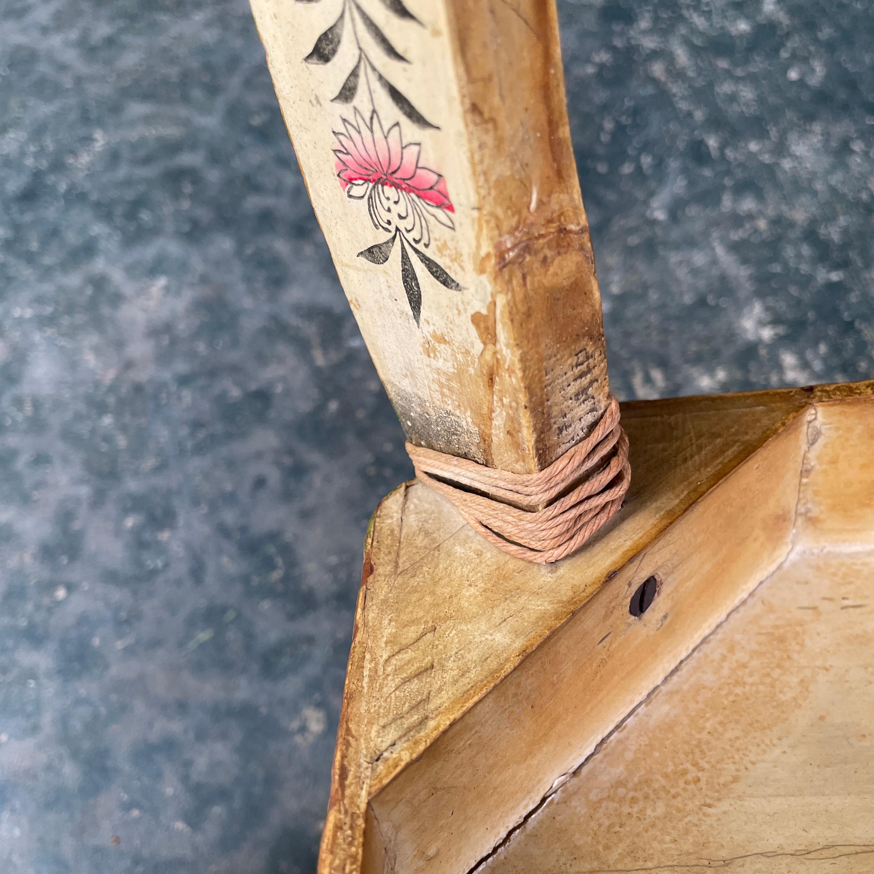 Arte Antiques Japonais Amish Table Folk Art Peint à la main Floral Plant Stand en vente 3