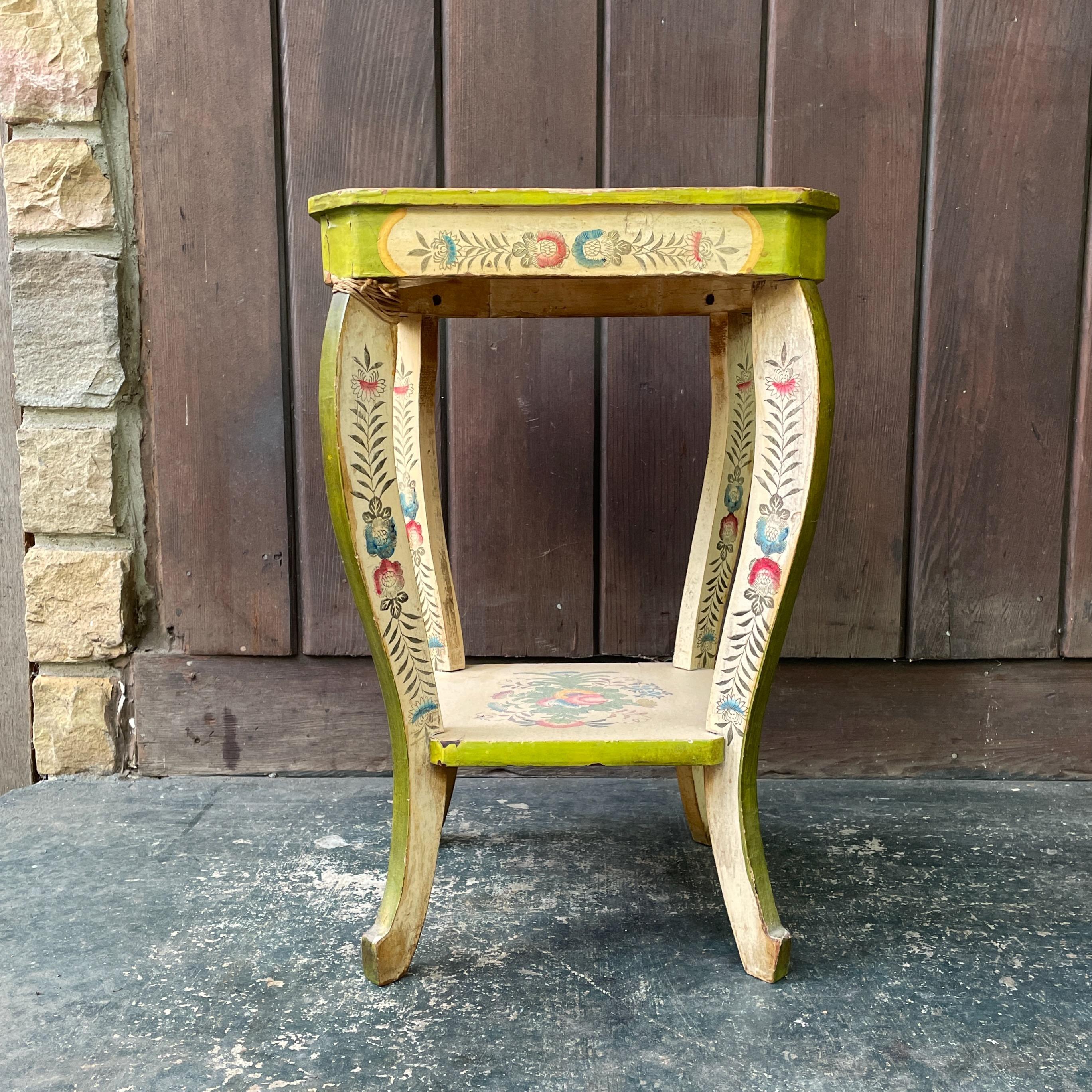 Mid-Century Modern Arte Antiques Japonais Amish Table Folk Art Peint à la main Floral Plant Stand en vente