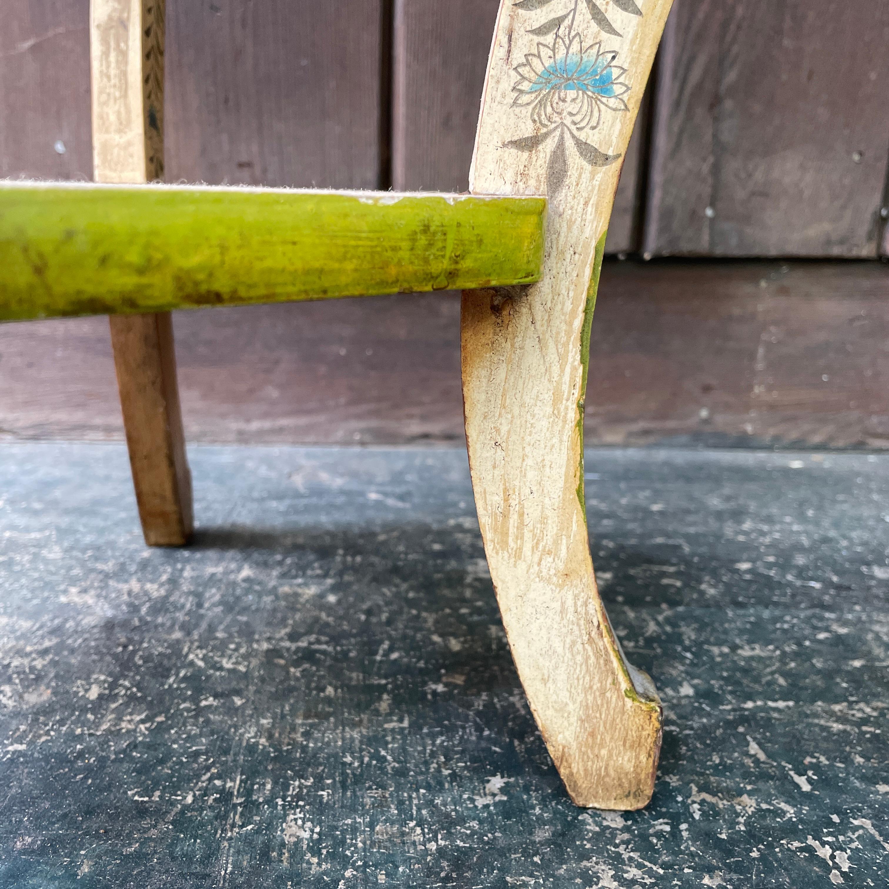 Bois Arte Antiques Japonais Amish Table Folk Art Peint à la main Floral Plant Stand en vente