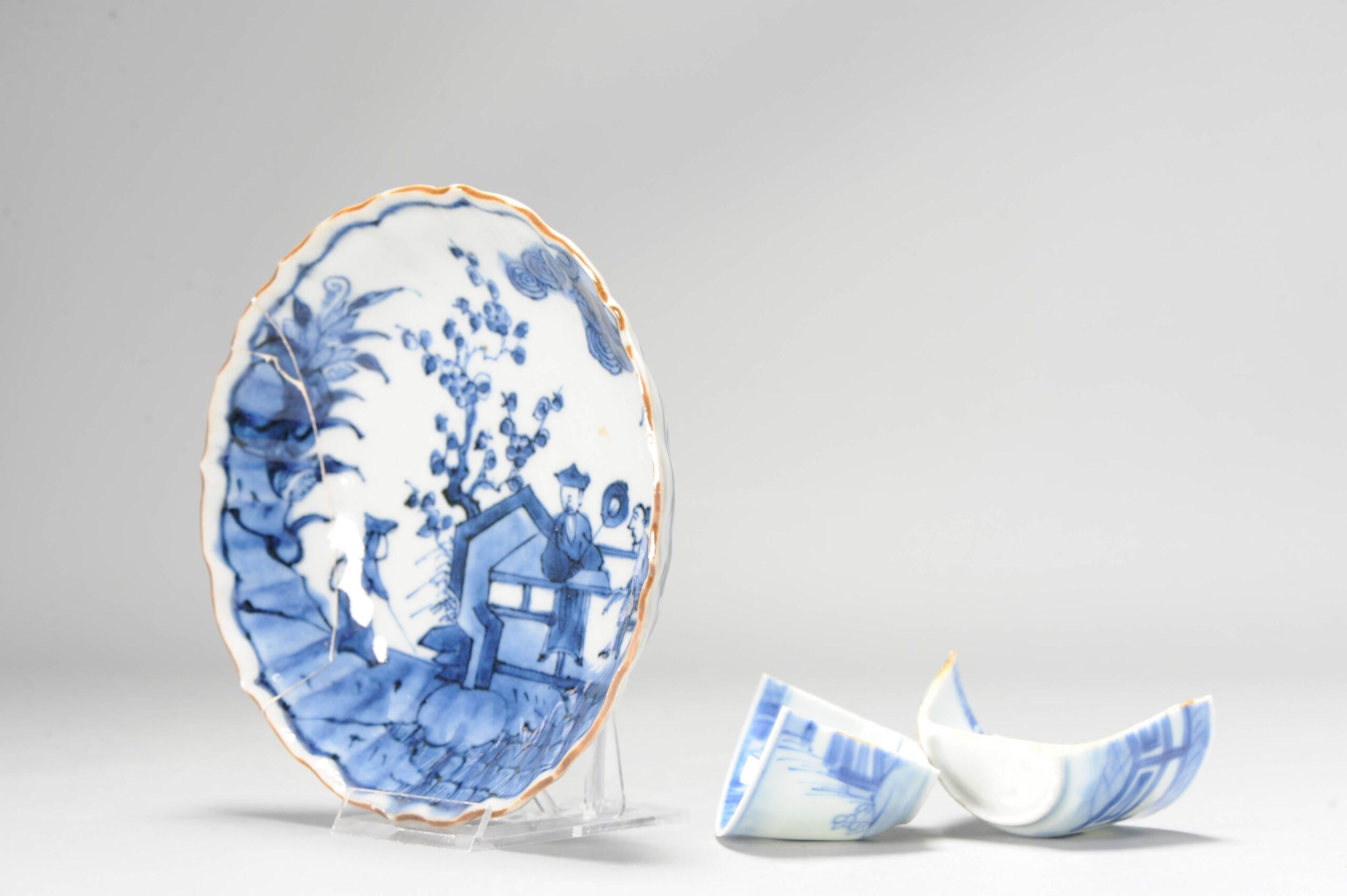 Un'ottima combinazione di due pezzi di porcellana;
Periodo Edo, scena di giardino figurata in stile kakiemon
Periodo Qing, Kangxi, Coppia con ombrellone in giardino.

Informazioni aggiuntive:
Materiale: Porcellana e ceramica
Regione di origine: