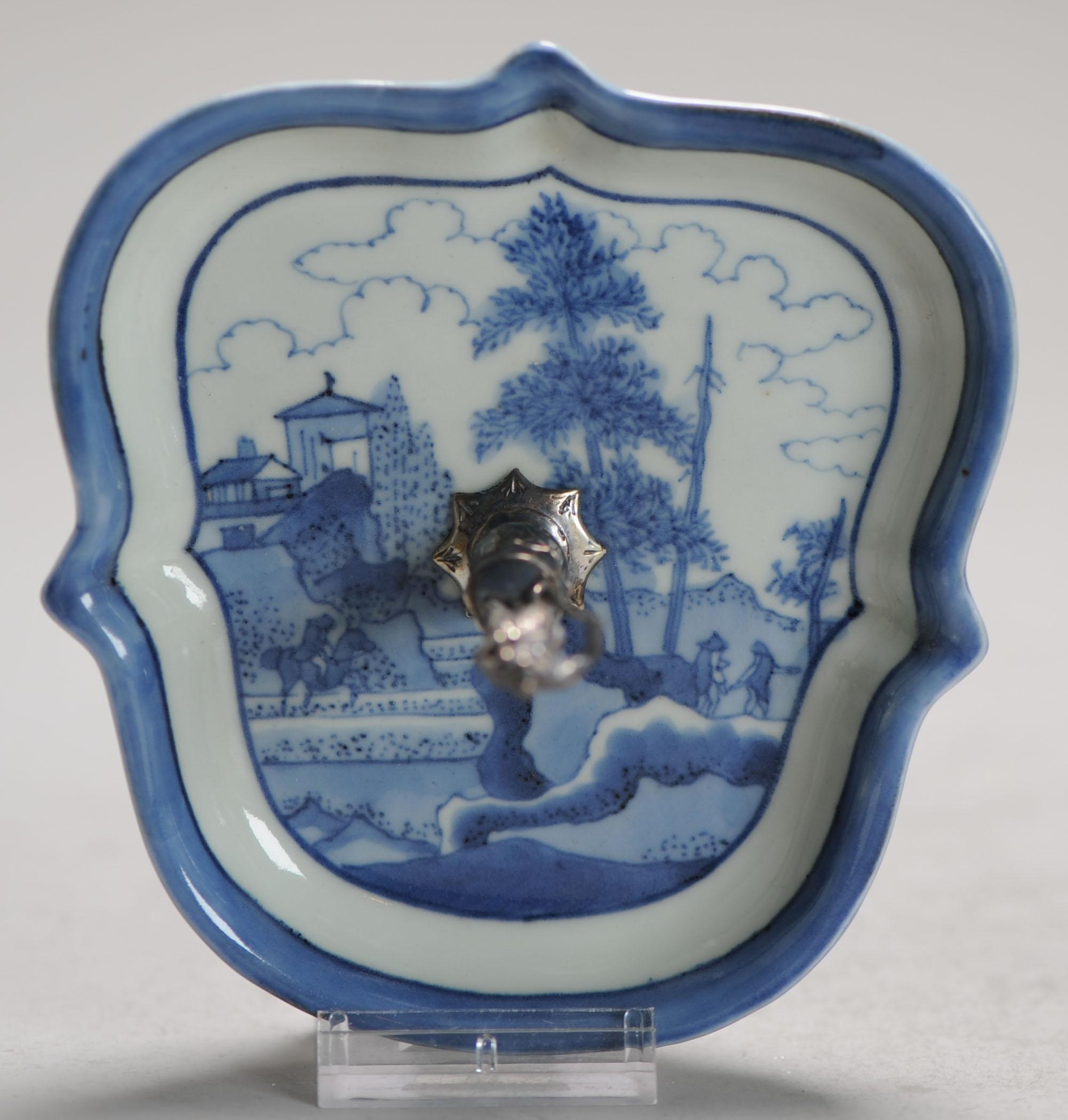 Fino al XVIII secolo Antico piatto in porcellana giapponese in stile Arita Frederik Van Frytom c.1700 Silver in vendita