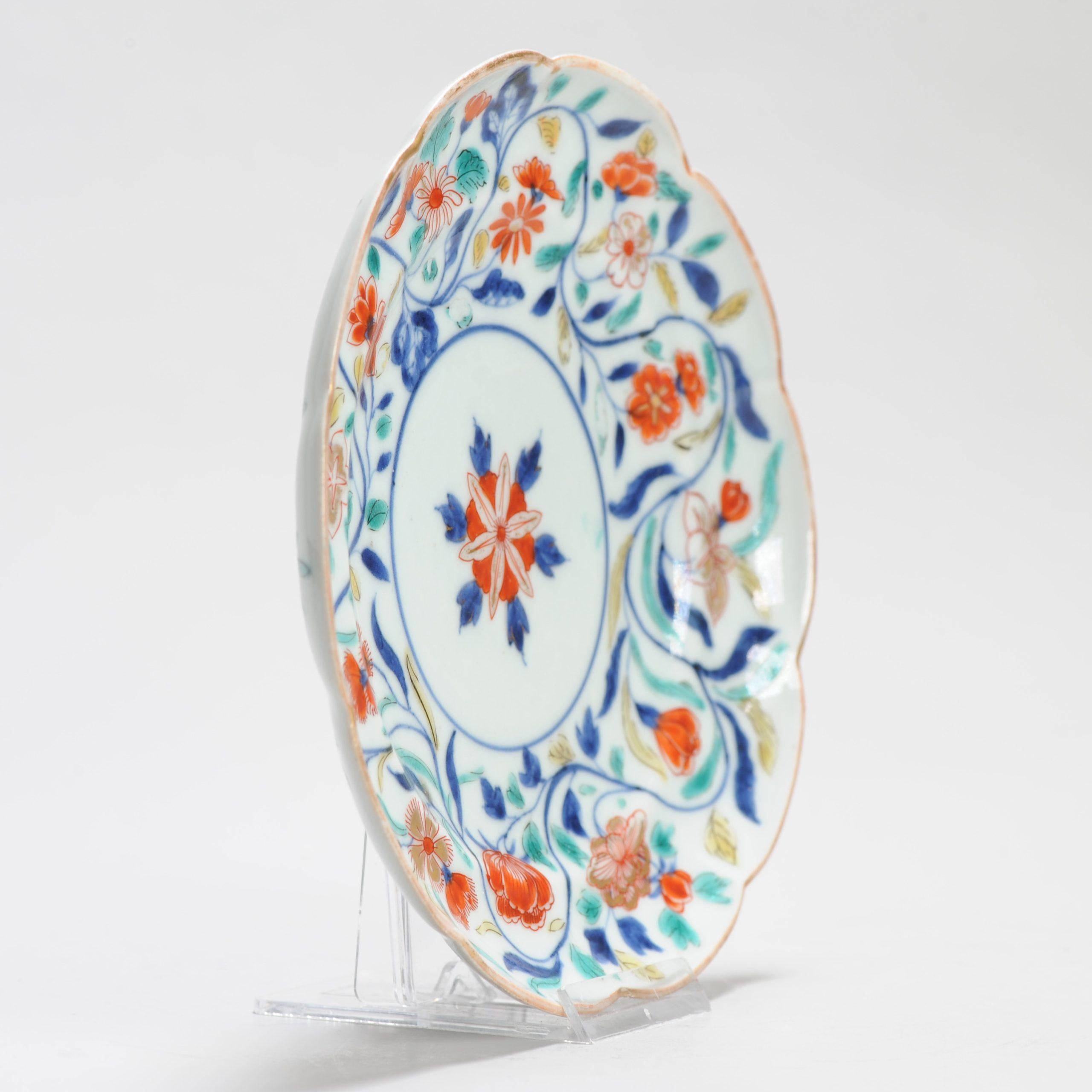 Un piatto Kakiemon
Periodo Edo (fine del XVII secolo)

Il colore che ne deriva
Periodo: 1670-1700
Provenienza: Dalla collezione di Phillips Allen (1938-2022)

Phillip Phillips era un orientalista molto amato, membro del consiglio della Oriental