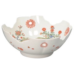 Antique Japanese Arita Kakiemon Unusual Shaped Bowl Flowers Shibata, 1670-1700