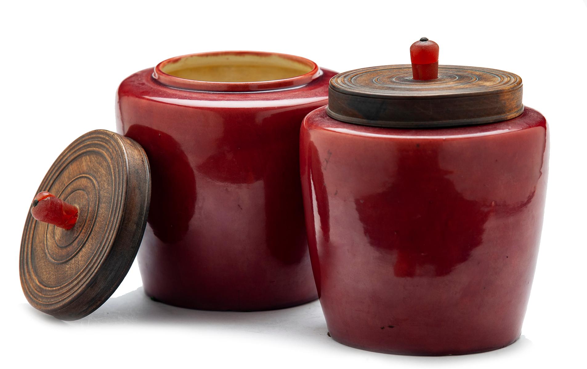 Antique Japanese Awaji Burgundy Jars In Good Condition For Sale In Malibu, CA