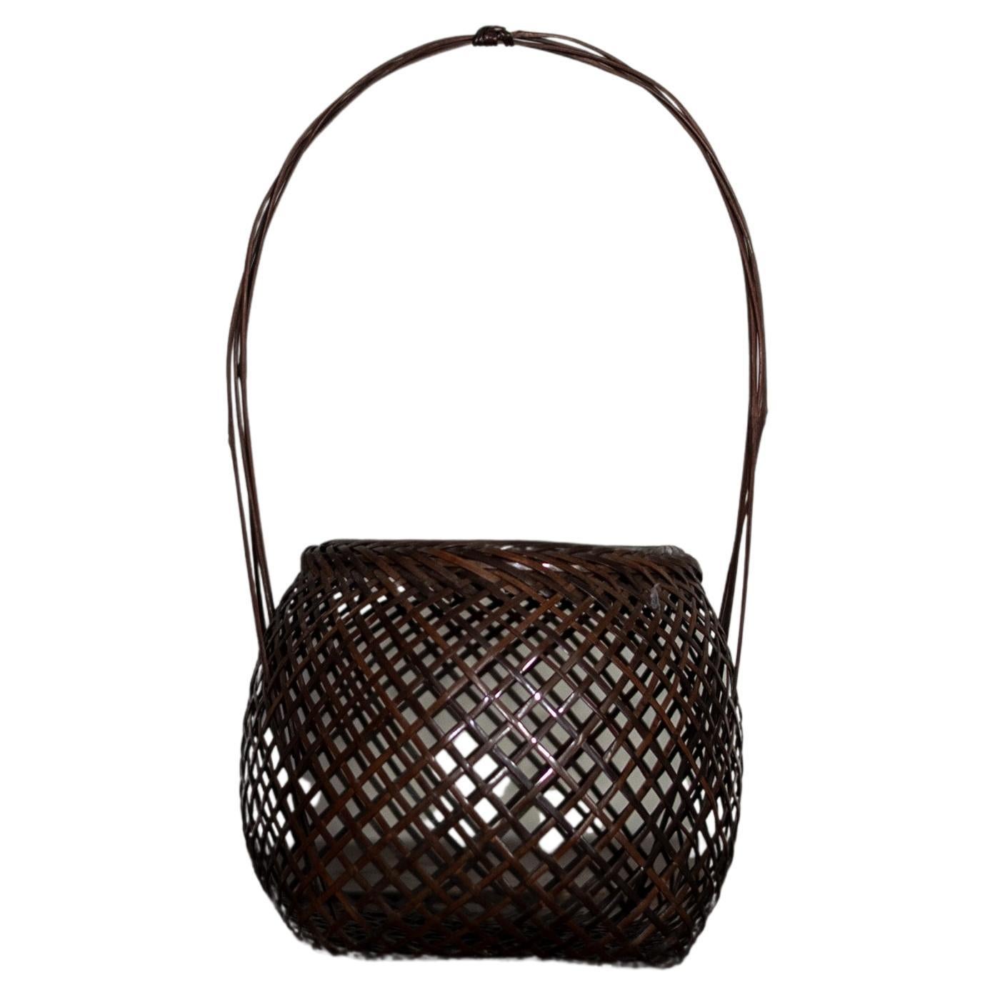 Panier japonais ancien en bambou avec poignée, début du 20ème siècle