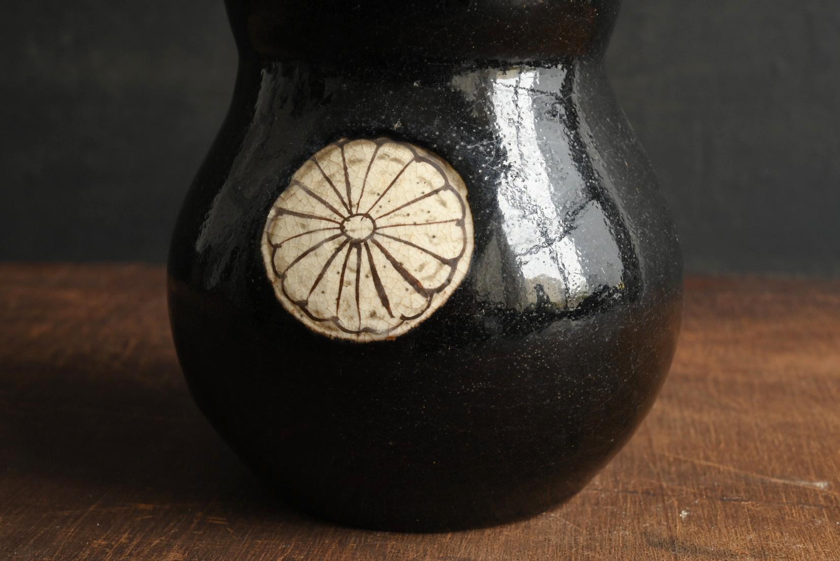 Antico vaso giapponese a forma di zucca con smalto nero / Periodo Edo / Bottiglia di sake in vendita 4