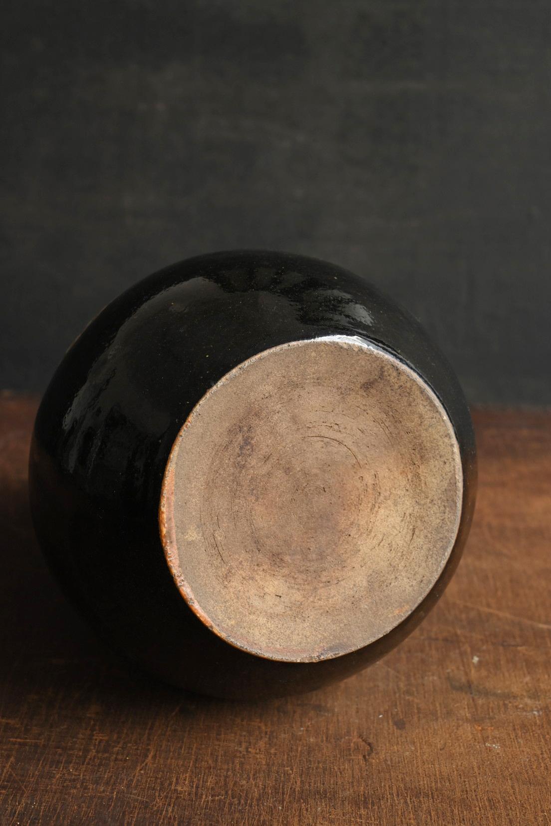 Antico vaso giapponese a forma di zucca con smalto nero / Periodo Edo / Bottiglia di sake in vendita 6