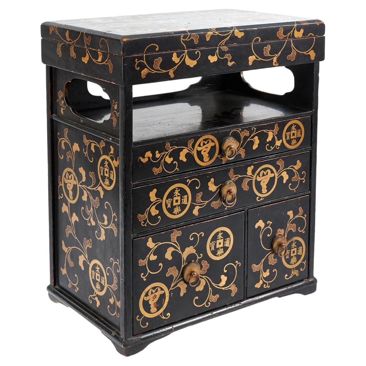 Antiguo Armario de Mesa Japonés Lacado en Negro