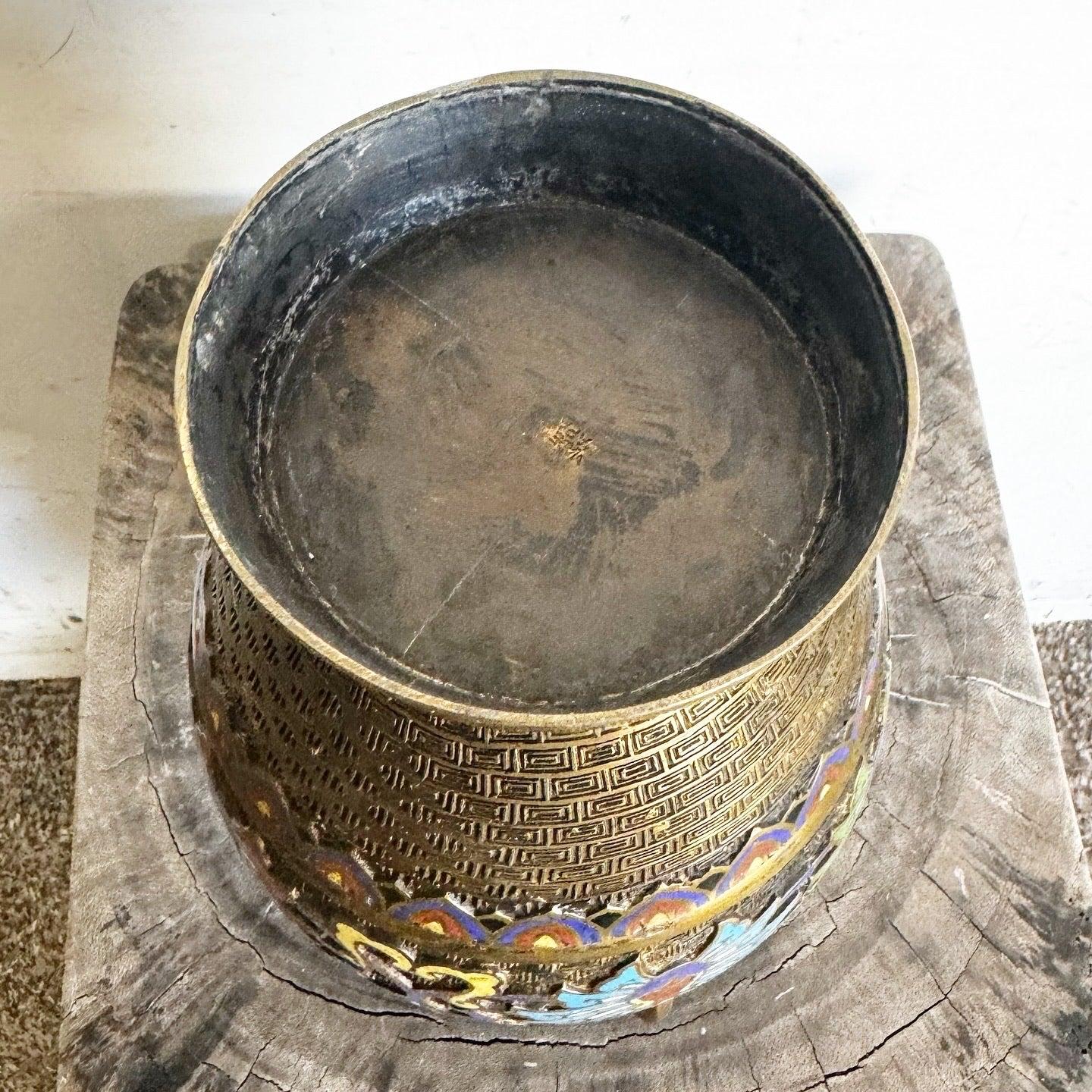 Giapponese Antico vaso giapponese in ottone smaltato a cappella in vendita