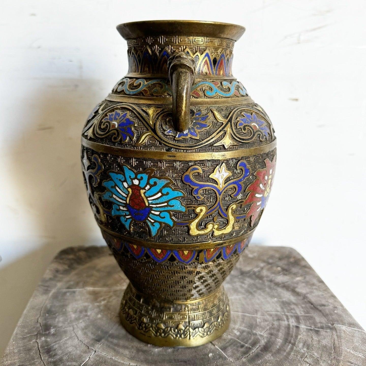 XX secolo Antico vaso giapponese in ottone smaltato a cappella in vendita