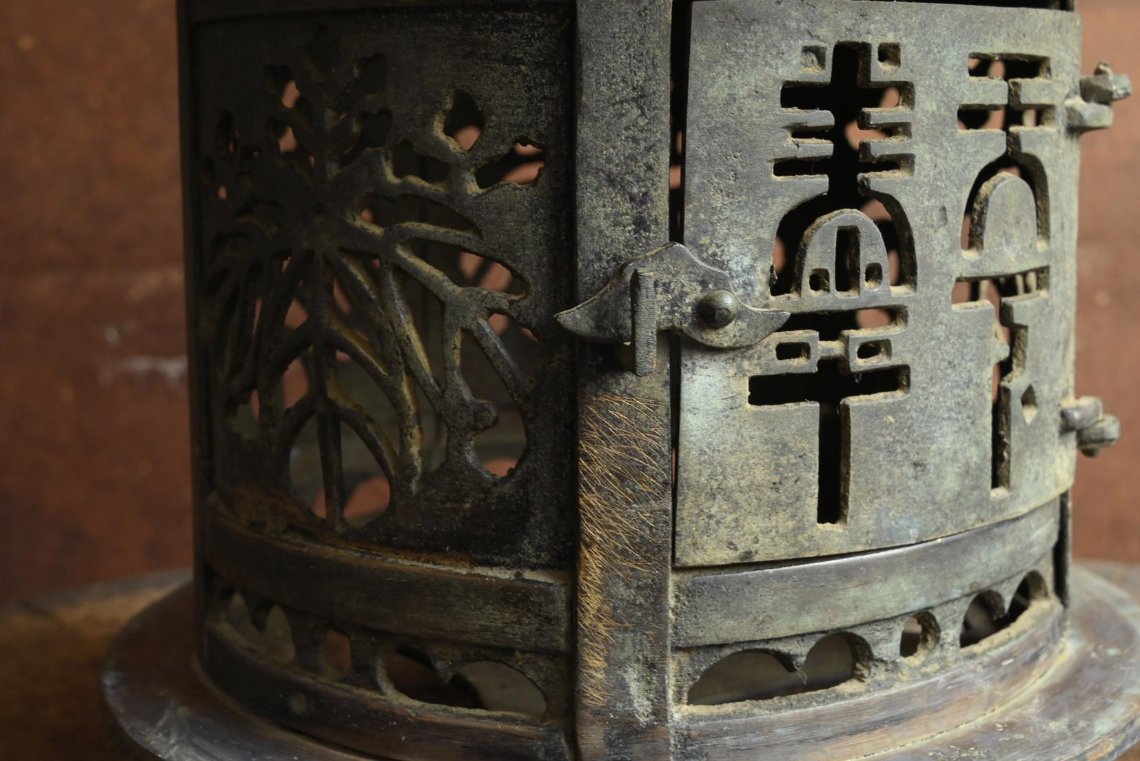 Antigua linterna colgante japonesa de latón/iluminación bajo alero en venta 6