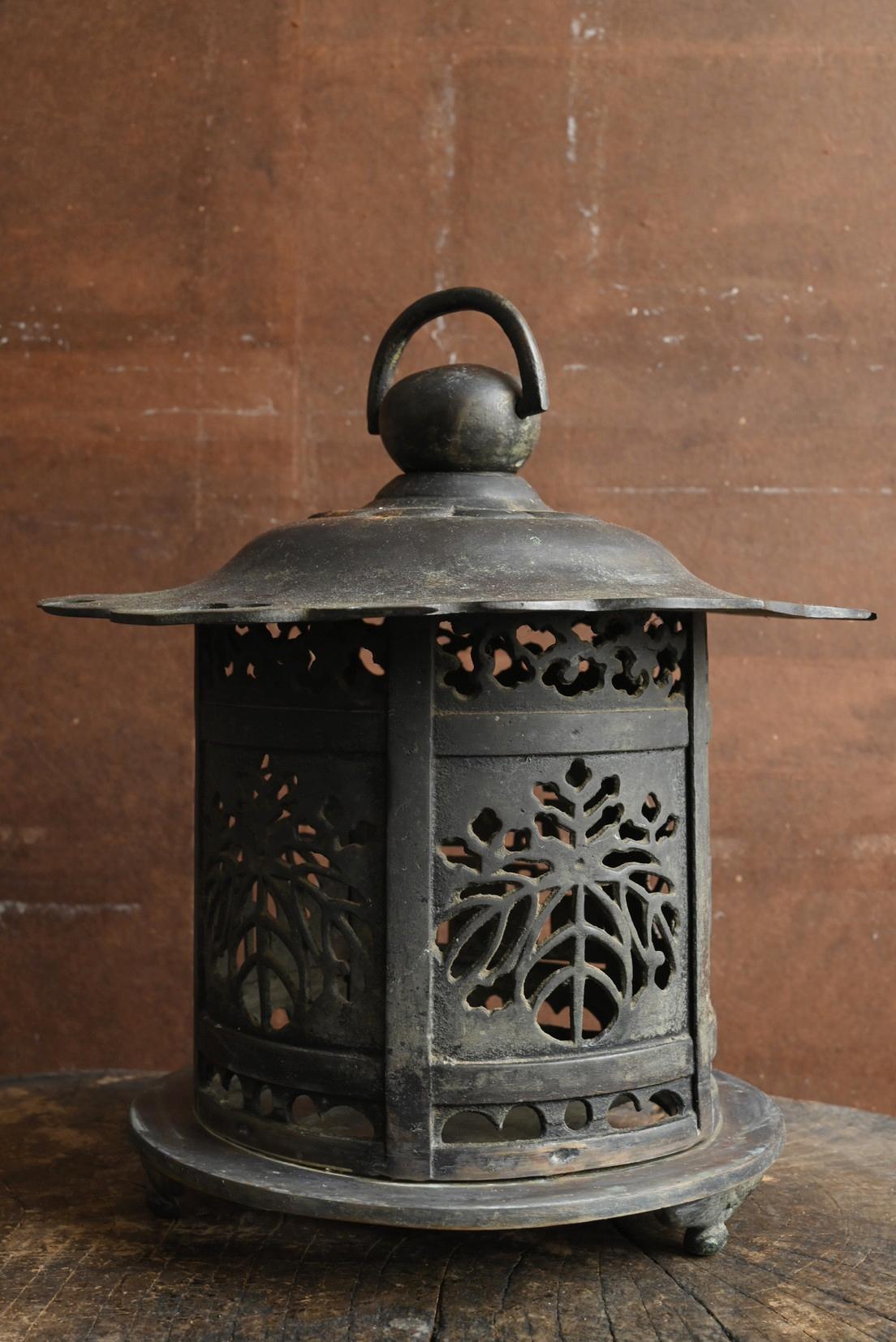 Antigua linterna colgante japonesa de latón/iluminación bajo alero Taisho en venta