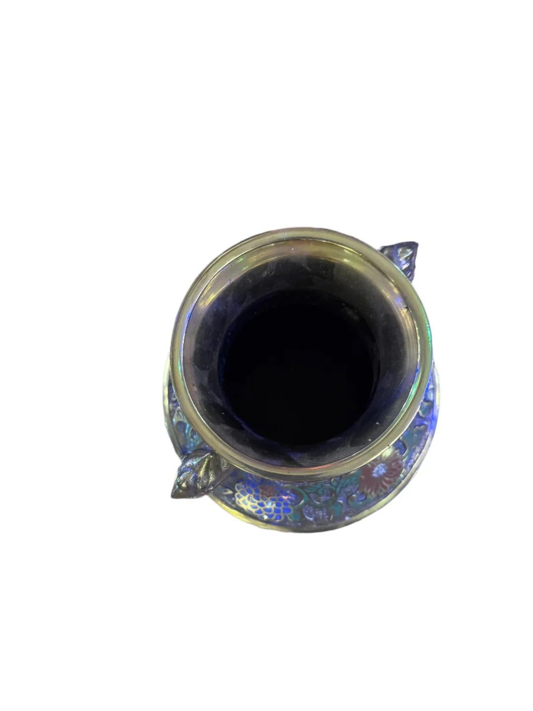 Urne ancienne en bronze japonais cloisonné/champlevé Bon état - En vente à Chicago, IL