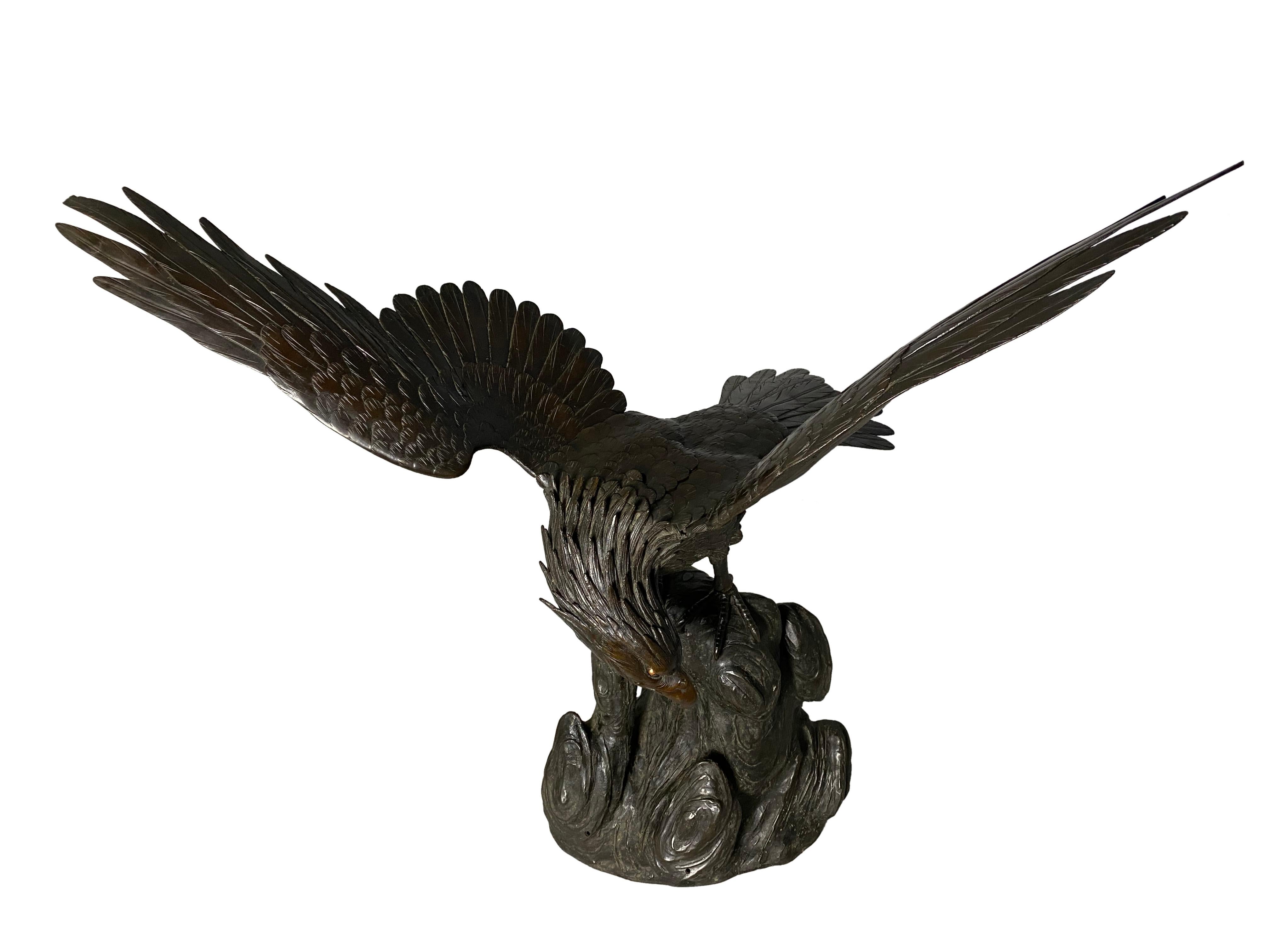Antique Japanese Bronze Eagle from the Meiji Period, 19th Century For Sale 7