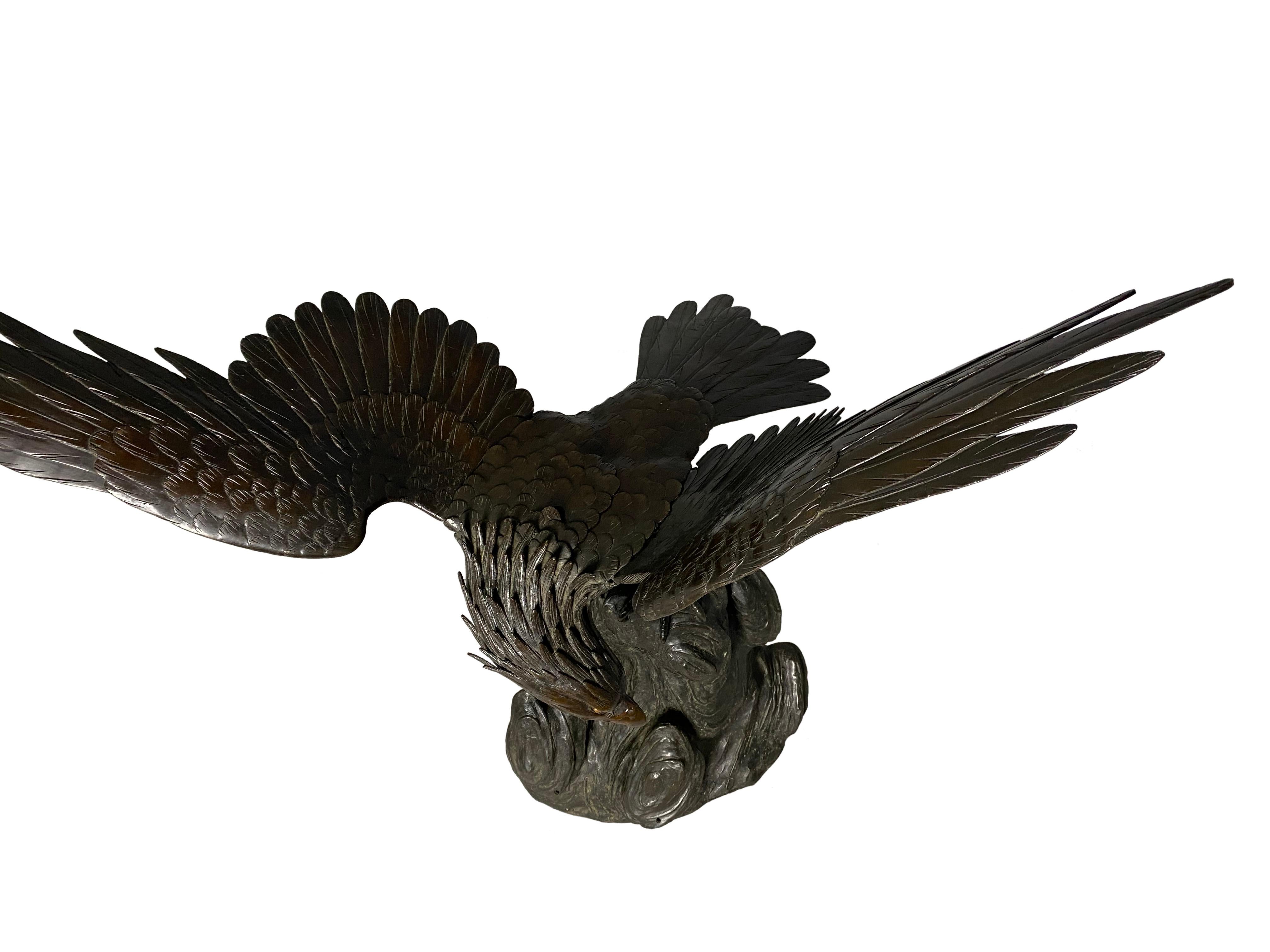 Antique Japanese Bronze Eagle from the Meiji Period, 19th Century For Sale 9