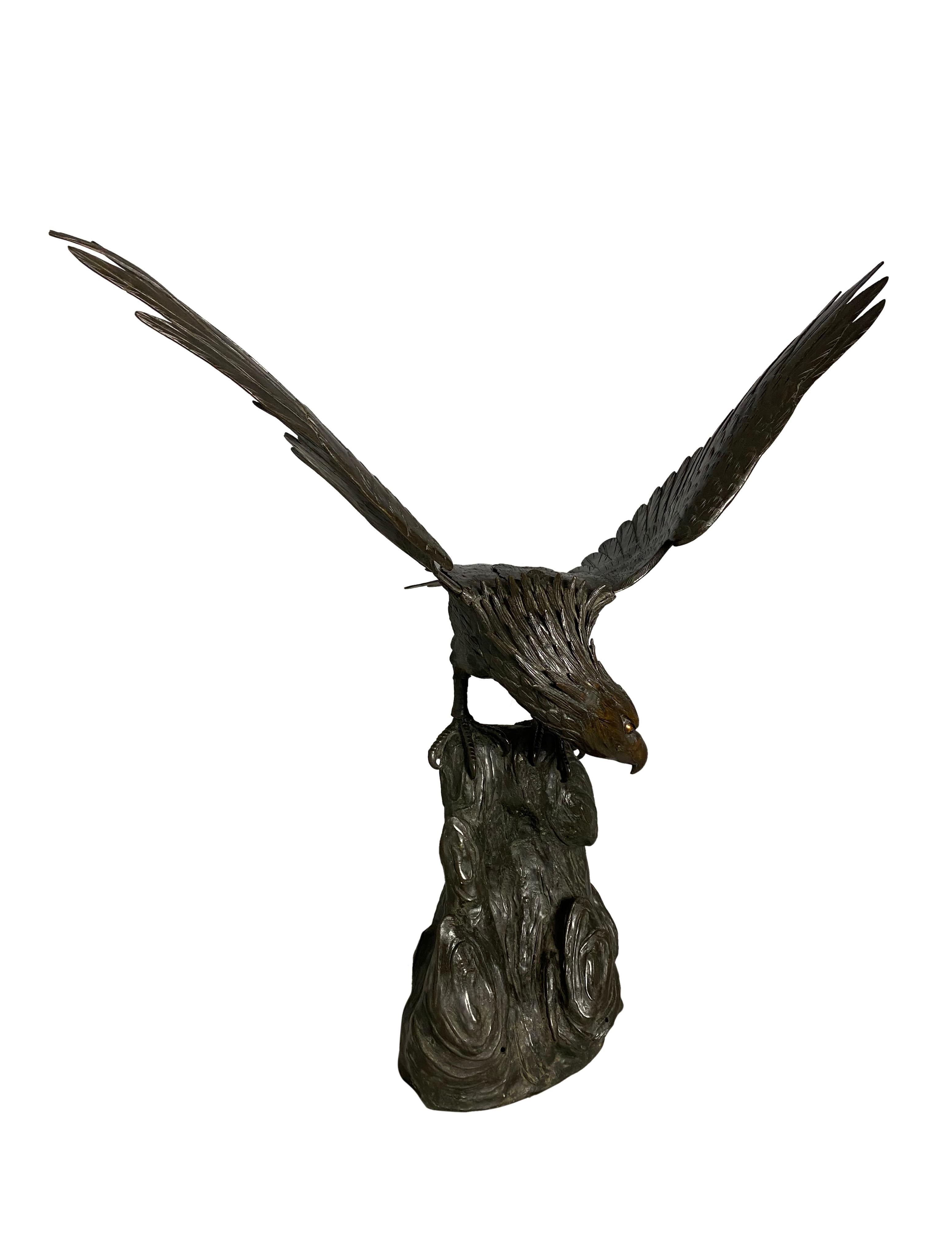 Cast Antique Japanese Bronze Eagle from the Meiji Period, 19th Century For Sale
