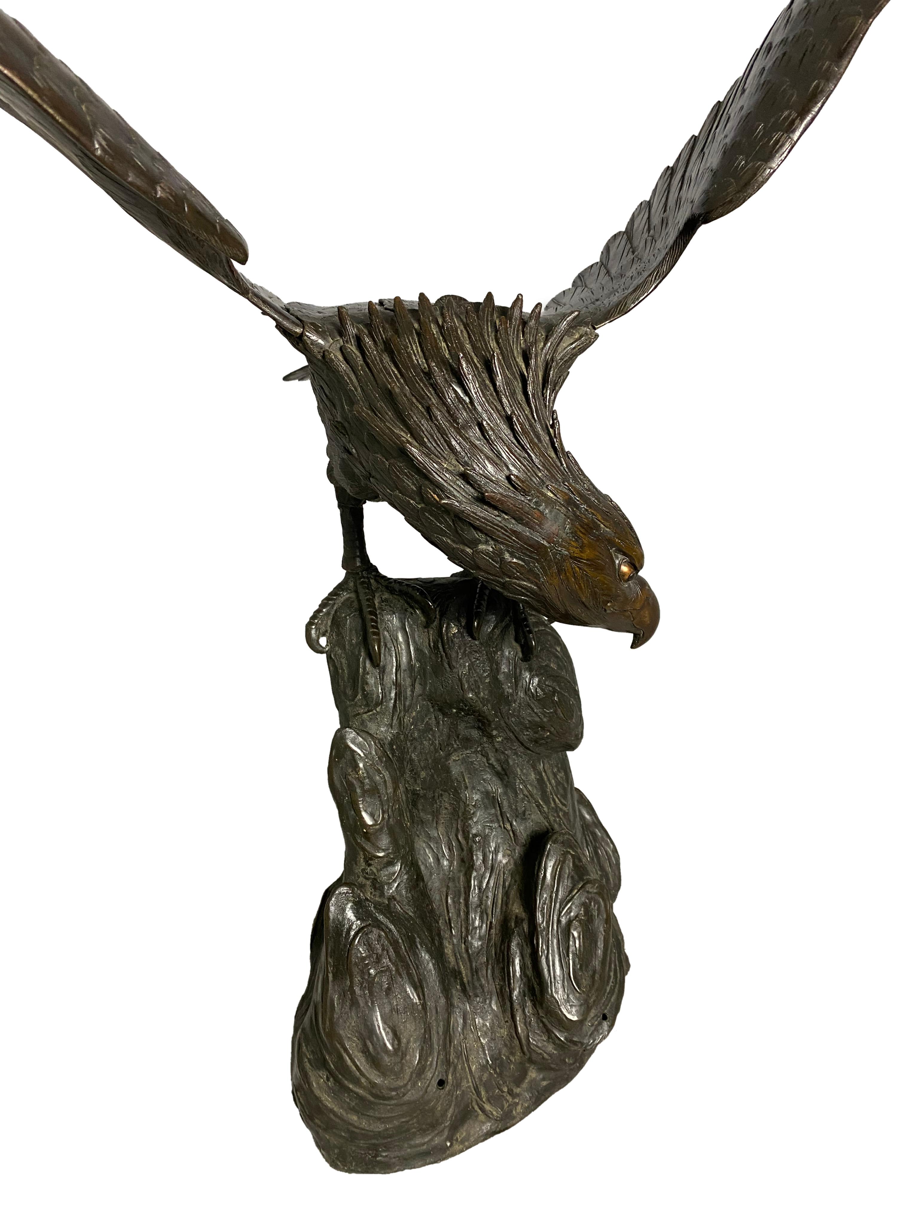 Antique Japanese Bronze Eagle from the Meiji Period, 19th Century In Good Condition For Sale In London, GB