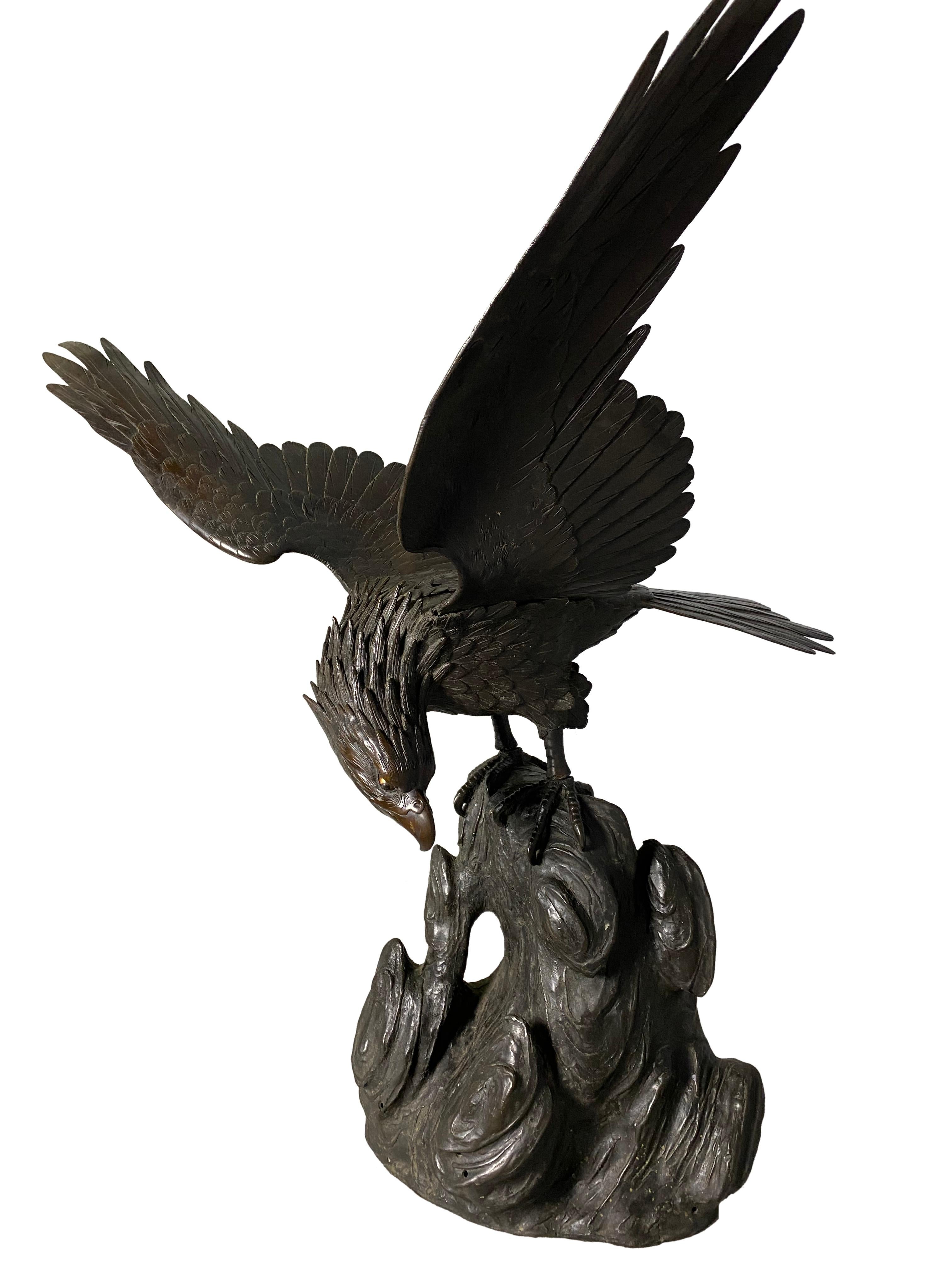 Antique Japanese Bronze Eagle from the Meiji Period, 19th Century For Sale 1