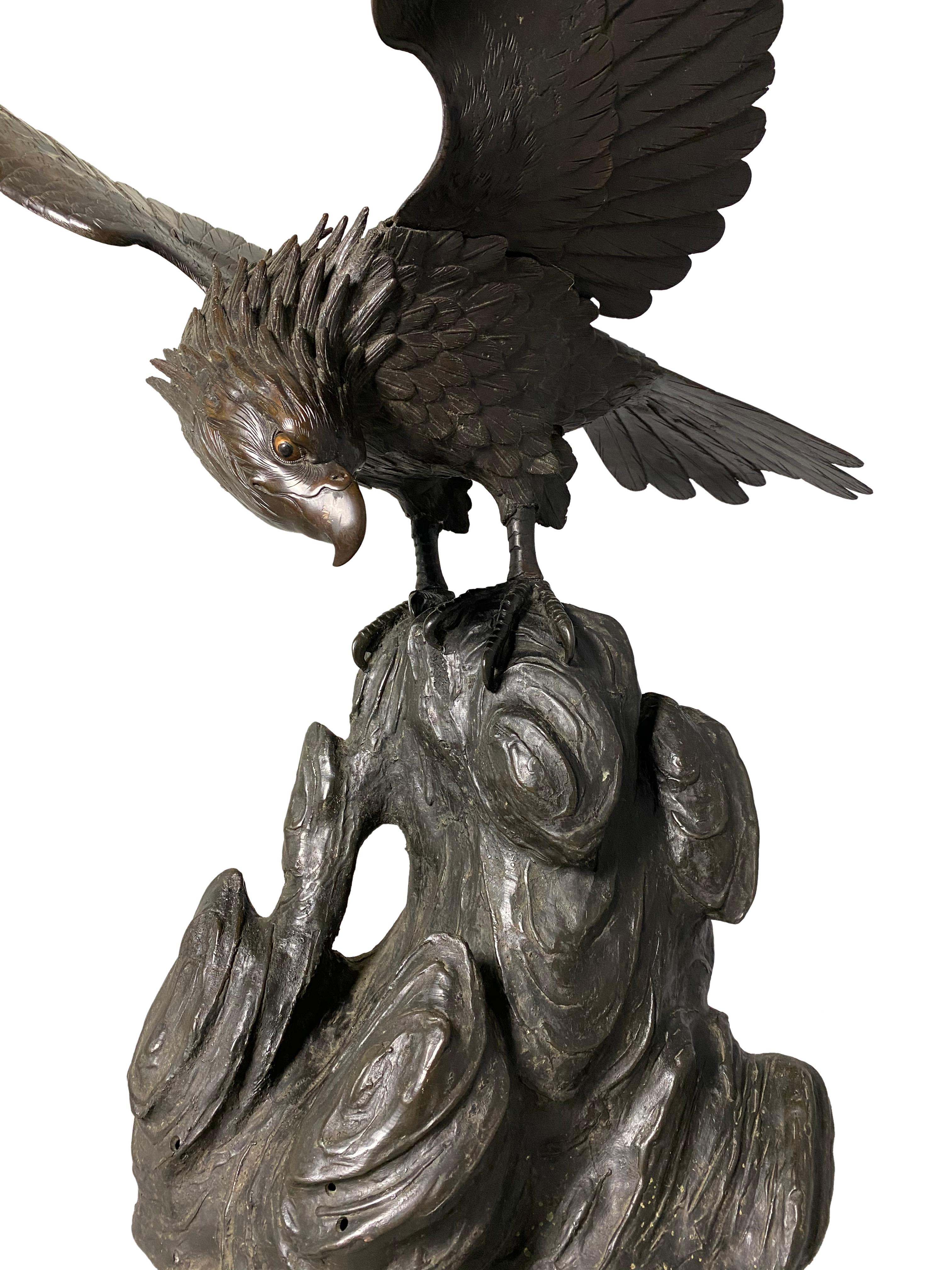 Antique Japanese Bronze Eagle from the Meiji Period, 19th Century For Sale 3