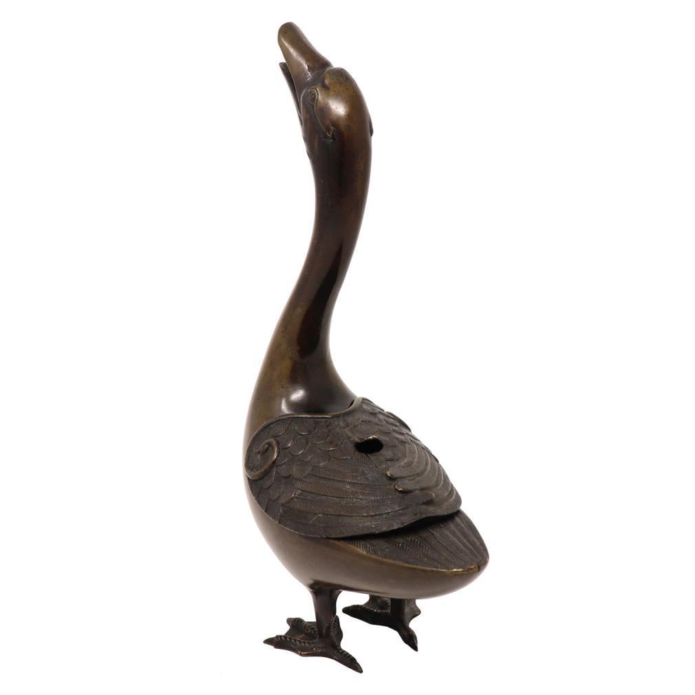 Japonais Encensoir japonais ancien en bronze en forme d'oie en vente
