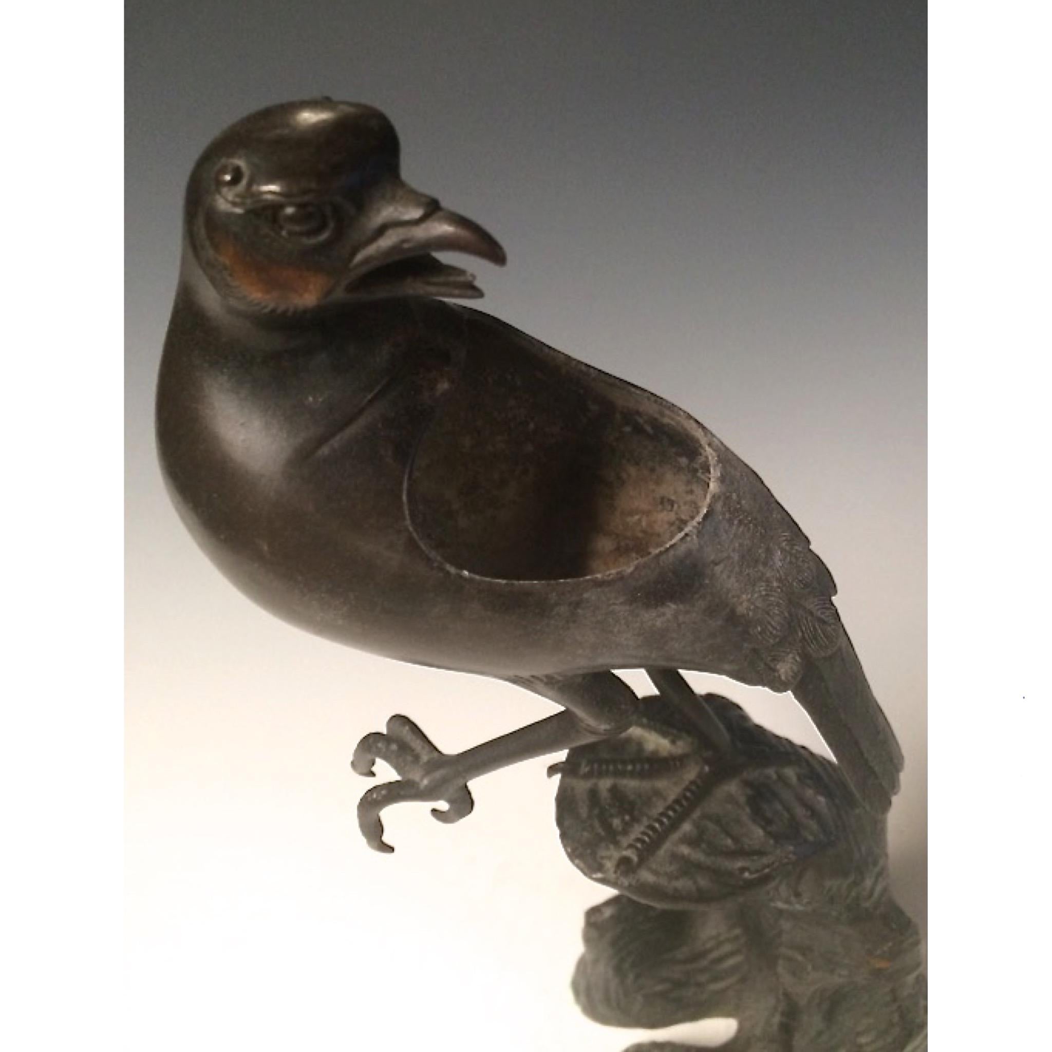 Antique Japanese bronze incense burner, in the form of a bird For Sale 8