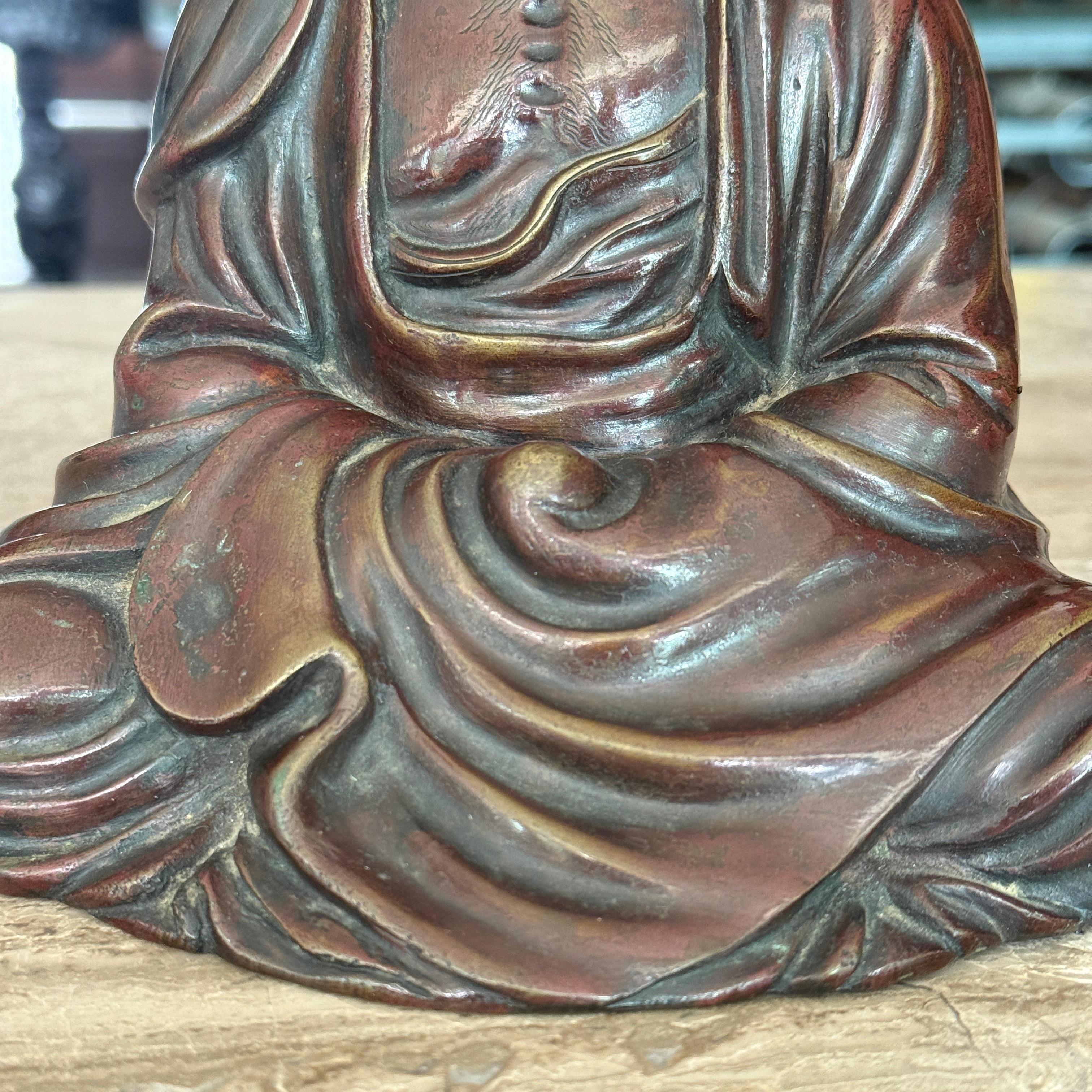 Japonais Daruma japonais ancien méditant en bronze en vente