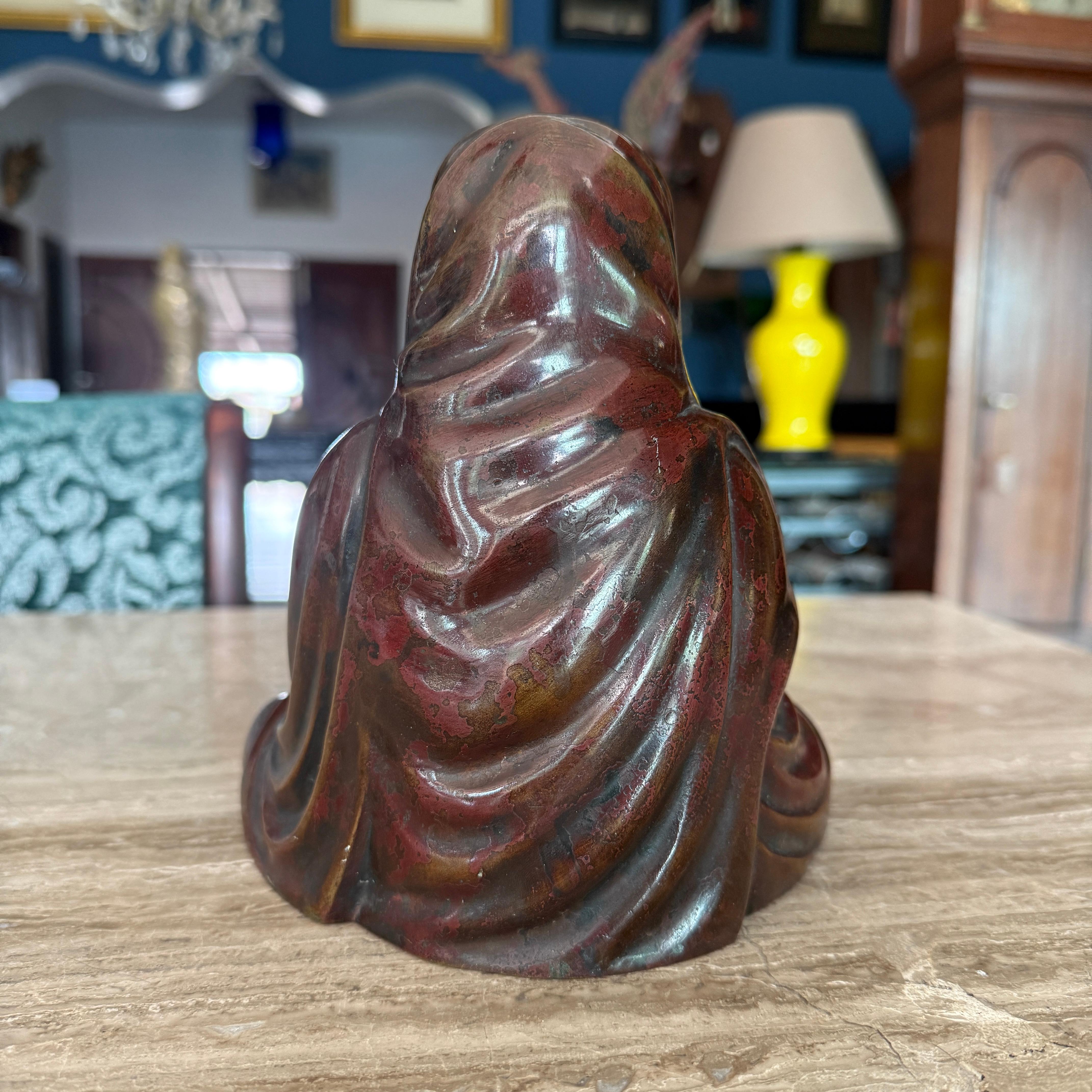 Daruma japonais ancien méditant en bronze en vente 1