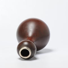 Vases Meiji japonais anciens avec une grenouille grimpant au sommet du Japon, 19e siècle