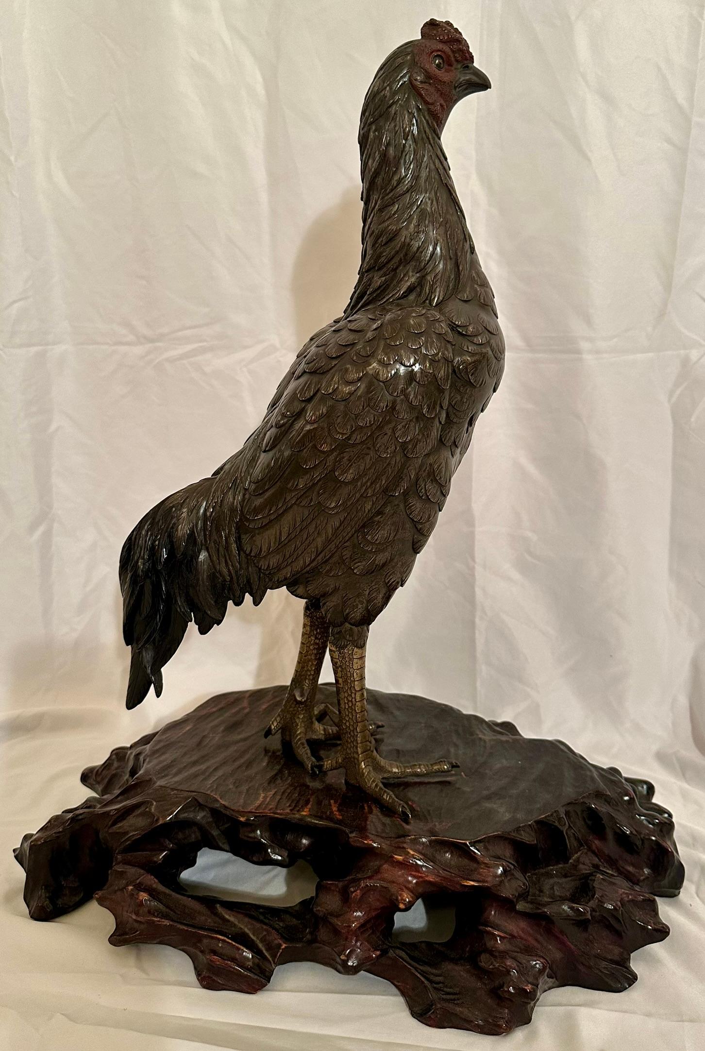 Bronzo Antica statua di gallo giapponese in bronzo, anni 1900-1910 circa. in vendita