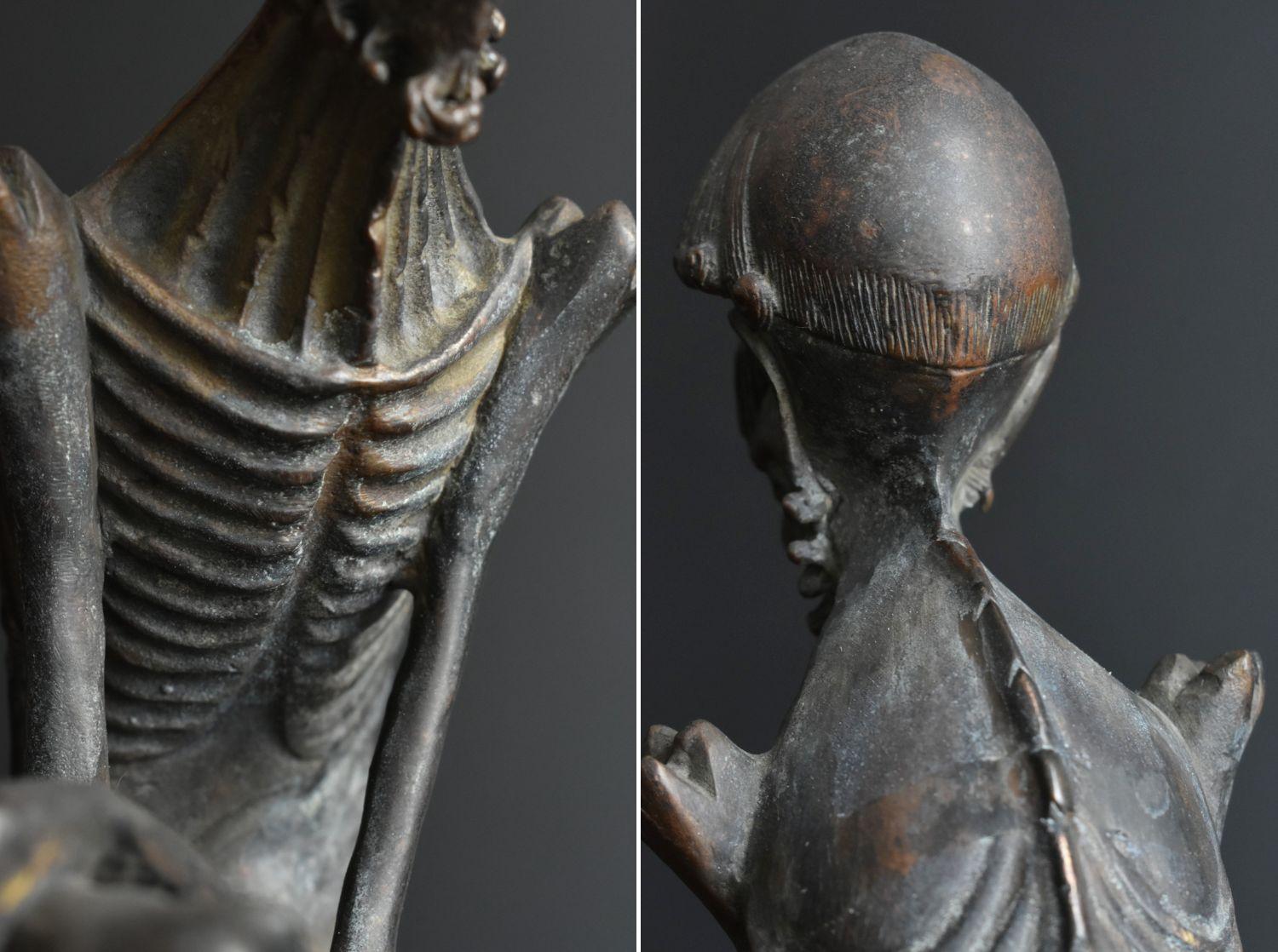 Antica statua giapponese in bronzo di Buddha in pratica ascetica / fine XIX secolo in vendita 6