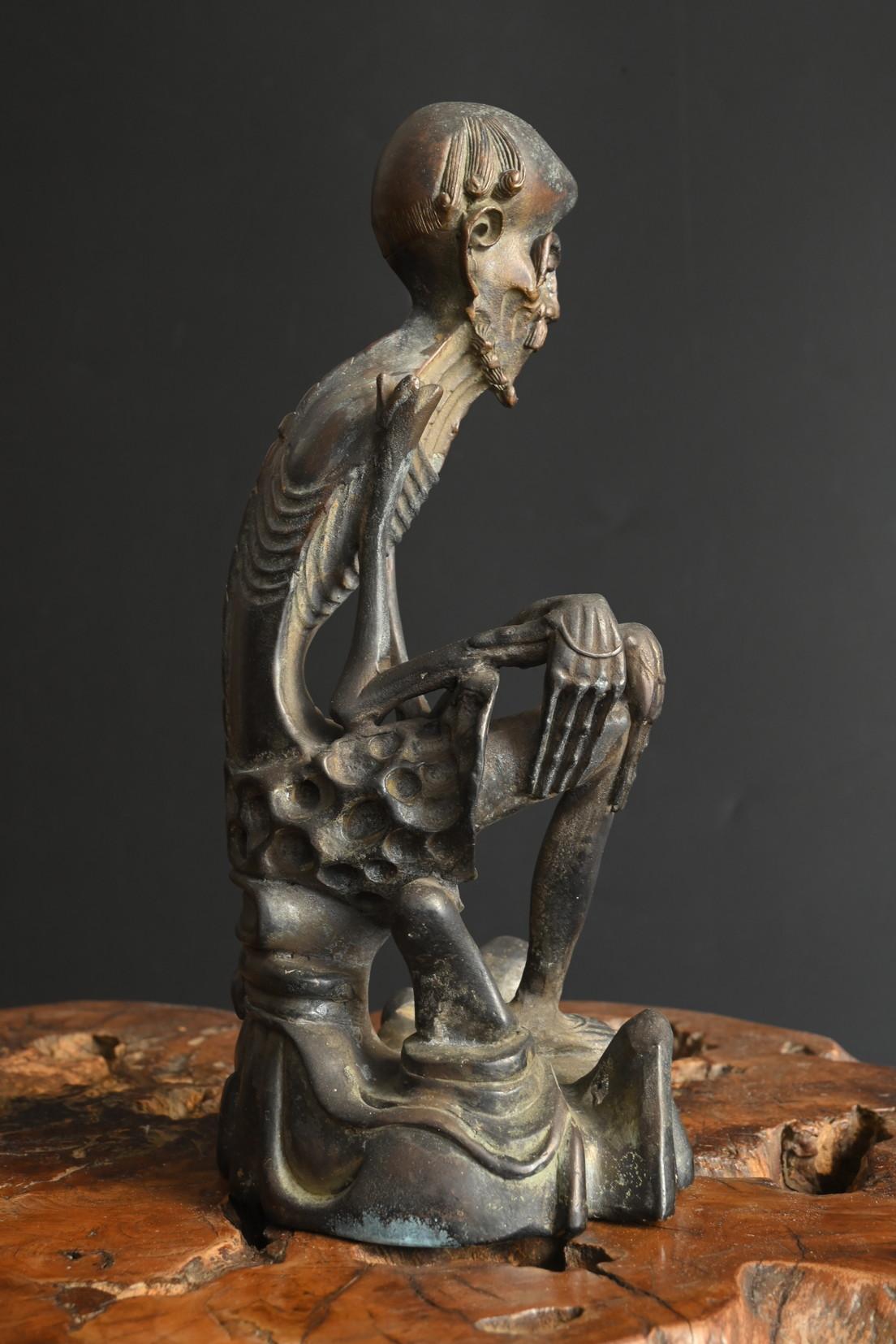 Antica statua giapponese in bronzo di Buddha in pratica ascetica / fine XIX secolo In condizioni buone in vendita a Sammu-shi, Chiba