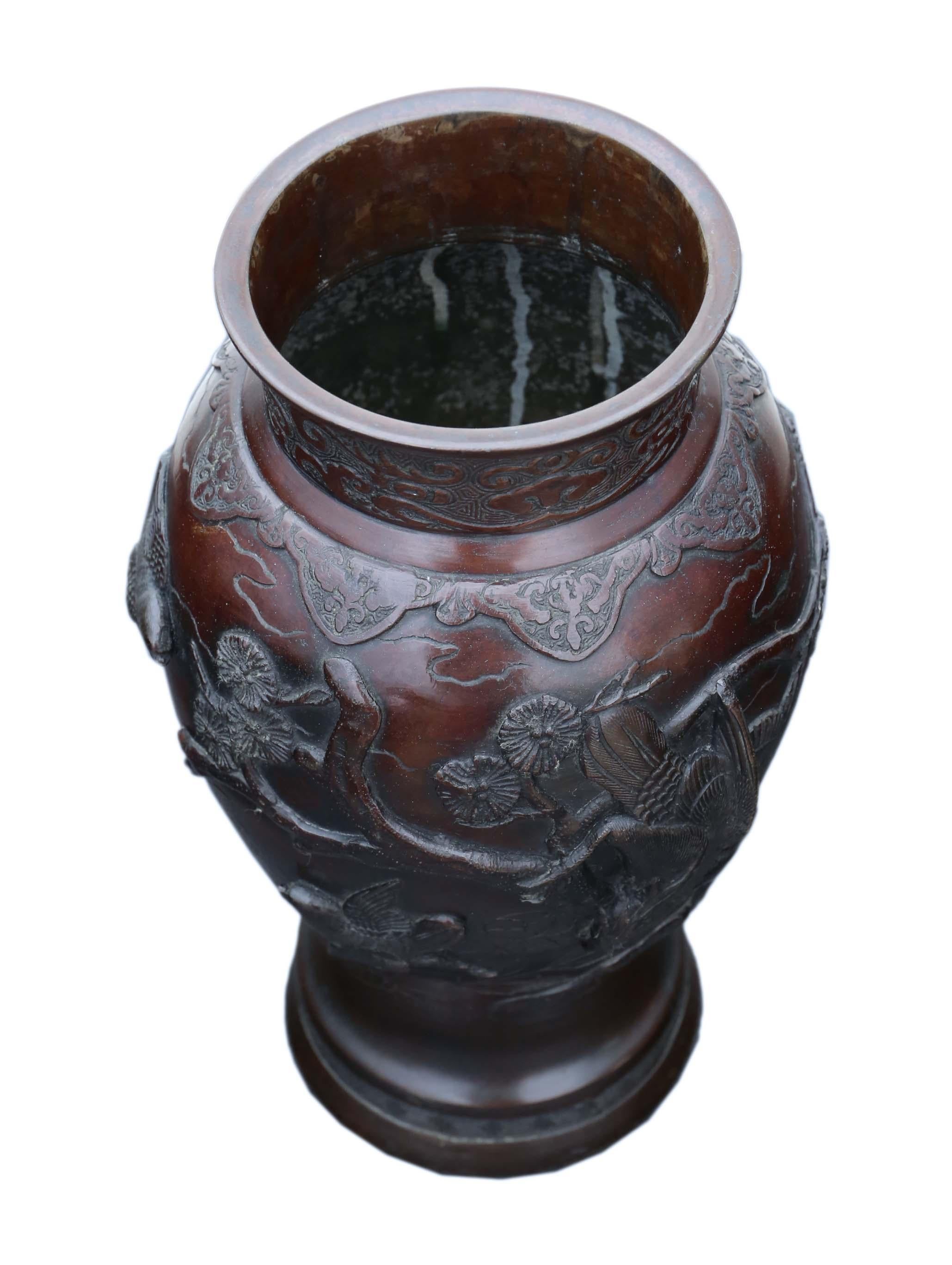 bronze vase antique