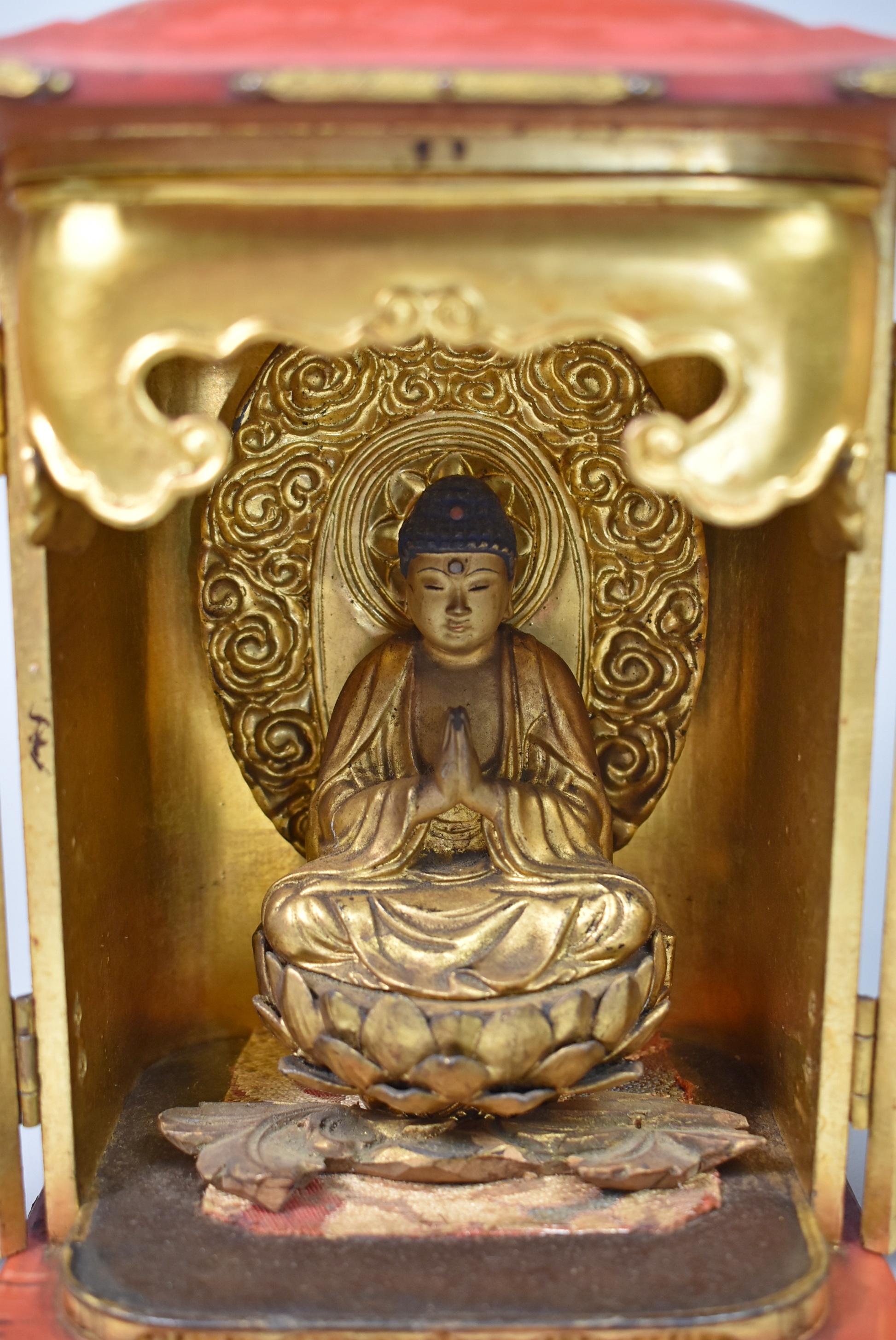 Antique Japanese Buddha Traveling Altar Zushi Cabinet In Good Condition In Toledo, OH