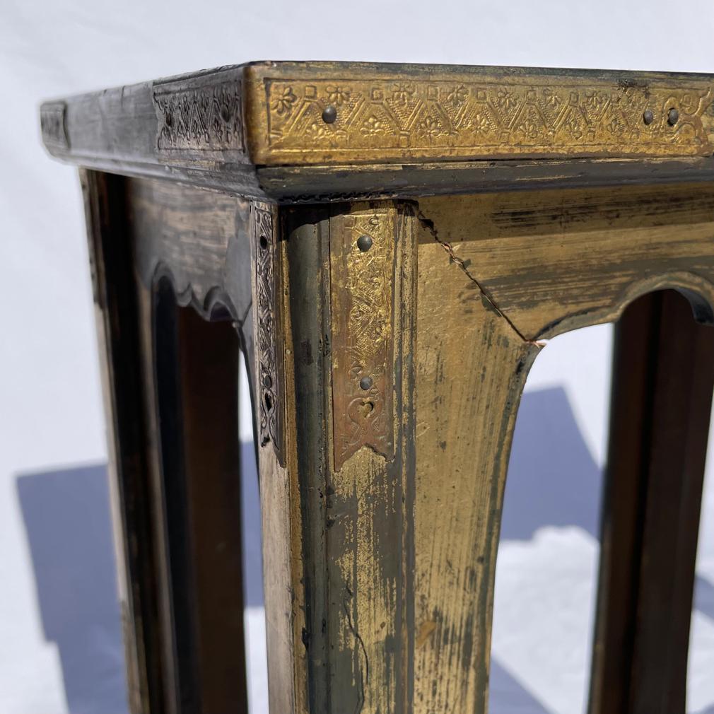 Ancien support de temple japonais en bois laqué bouddhiste en vente 4