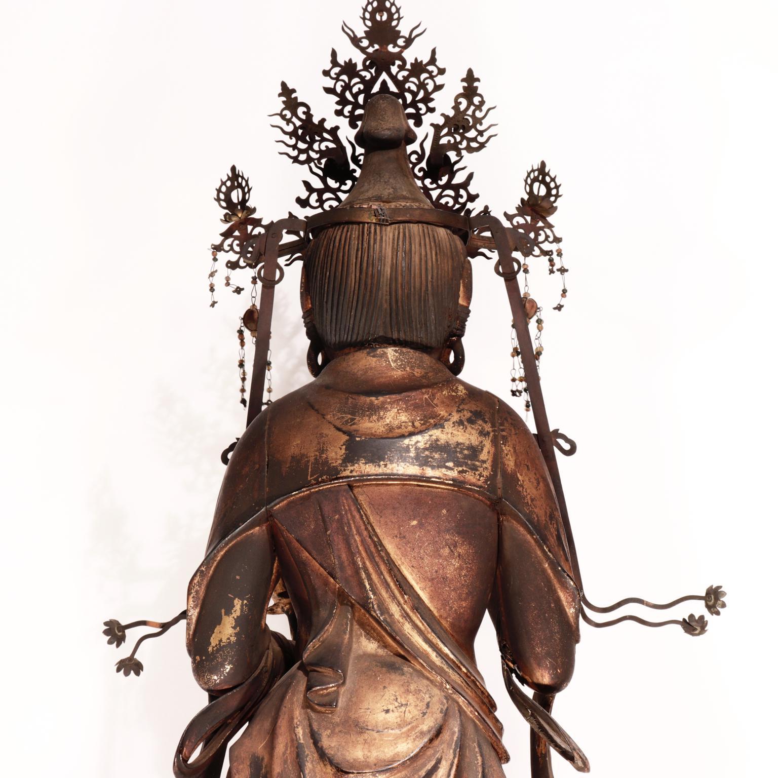 Antike japanische buddhistische japanische Skulptur von Kannon-Bosatsu im Angebot 3