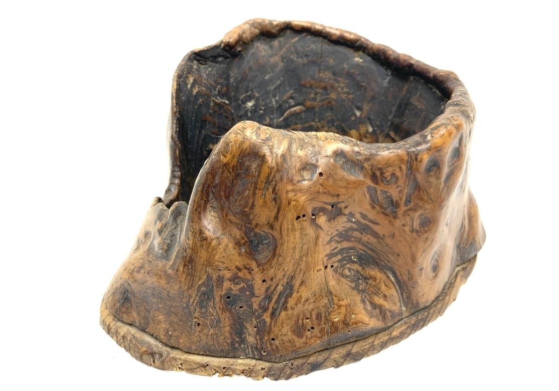 Antique Japanese Burl Tobako Bon Scholar's Object In Distressed Condition For Sale In Bridgeport, CT