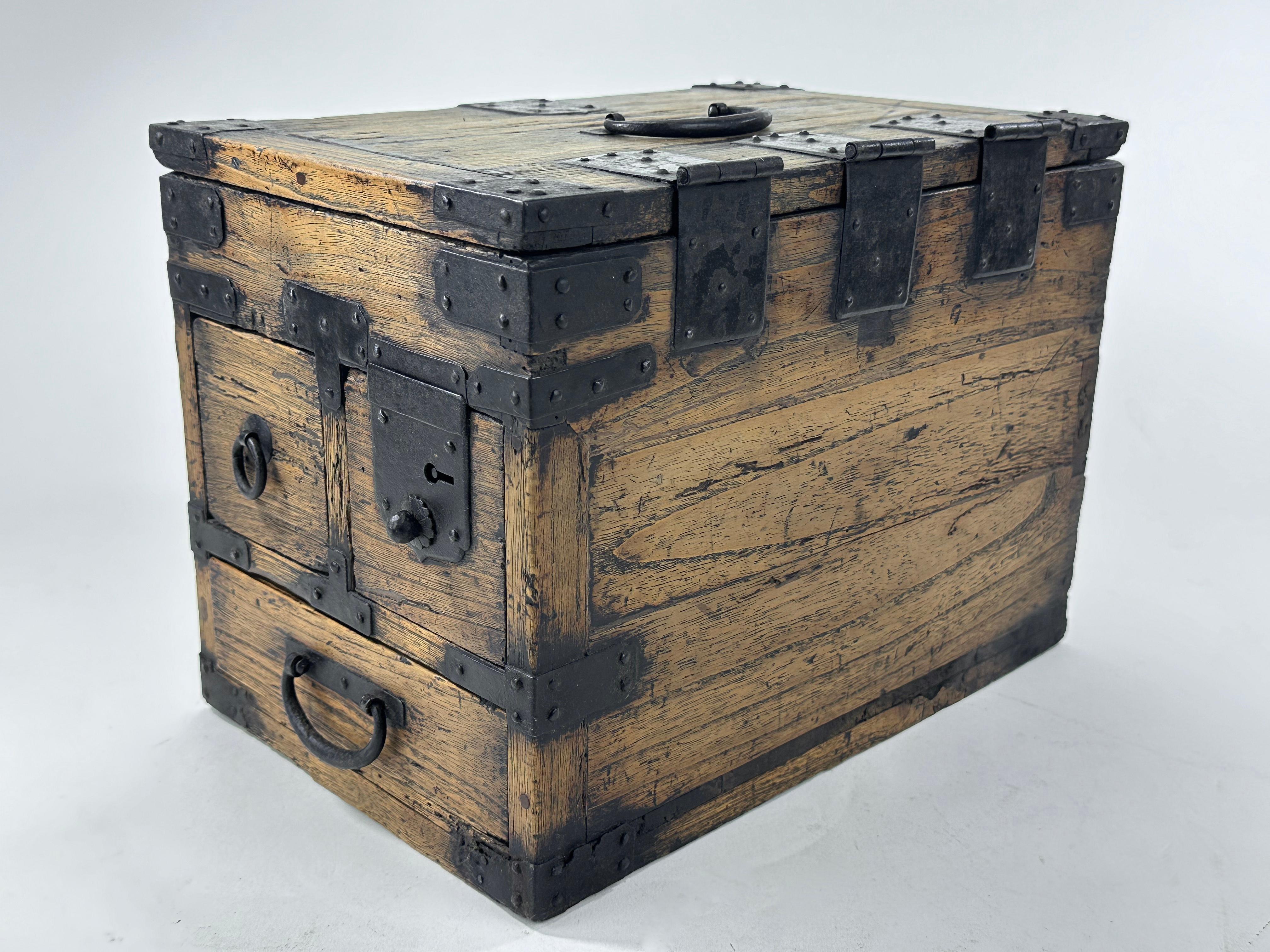 Joinery Antique Japanese c1880’s Kiri Wood Suzuribako Calligraphy Tansu Chest 12