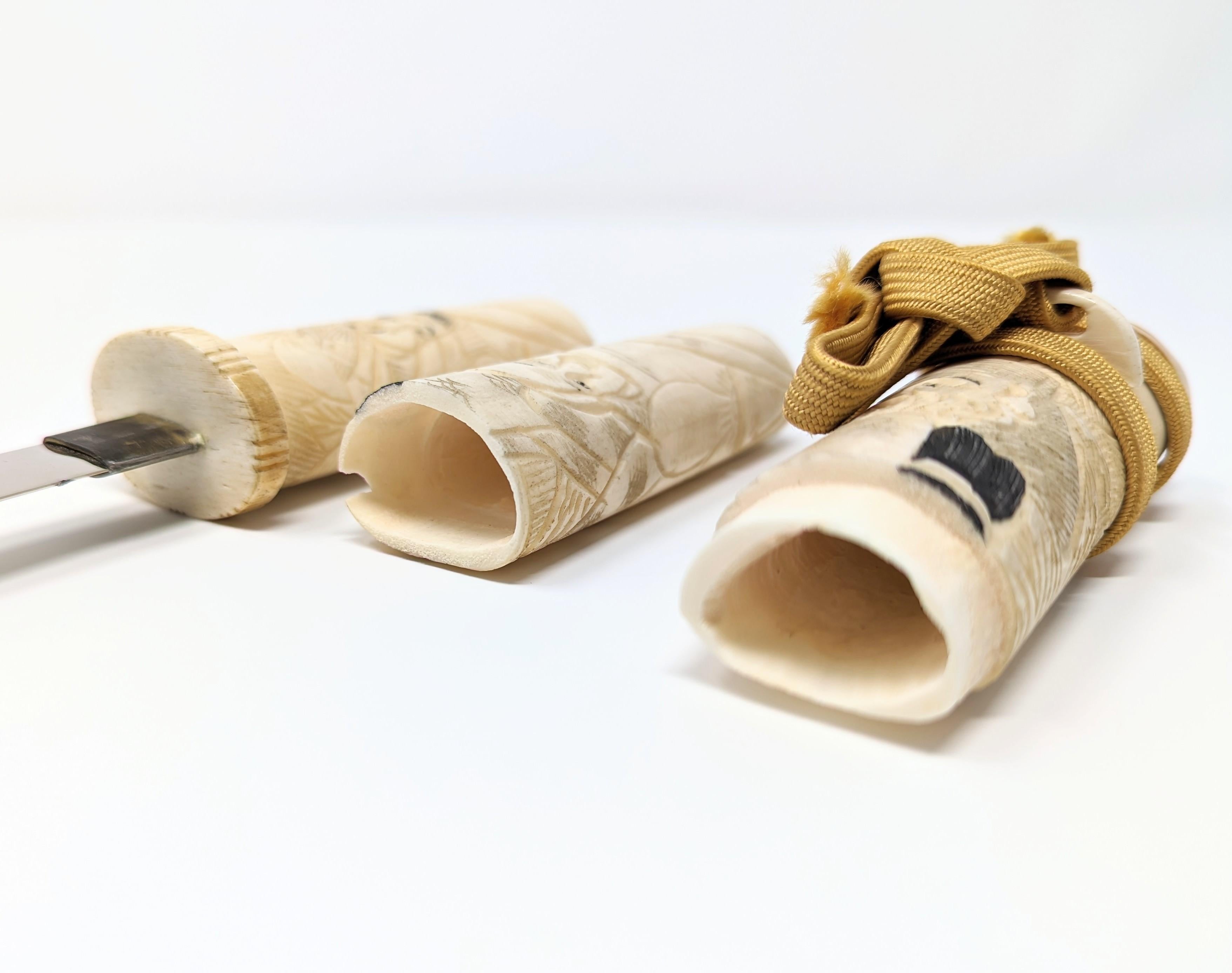 Antiker japanischer geschnitzter Brieföffner aus Knochen in Form Tanto Dagger & Scabbard im Zustand „Starke Gebrauchsspuren“ im Angebot in Greer, SC