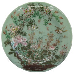 Antiker japanischer Celadon Imari Nabeshima-Emaille-Porzellanteller aus der Meiji-Ära, signiert