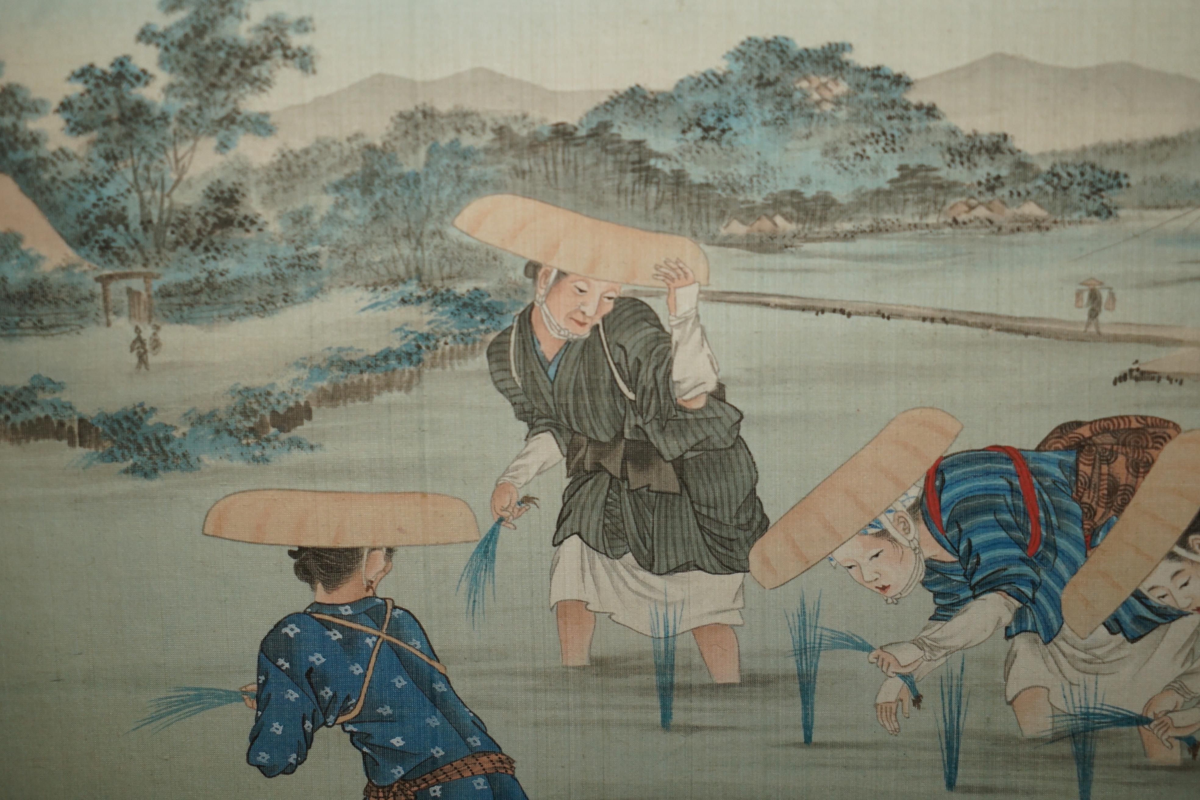 Hand-Crafted ANTIQUE JAPANESE CIR 1920's WOODBLOCK TRIPTYCH WATERCOLOUR PRINT OF RICE PICKERS For Sale