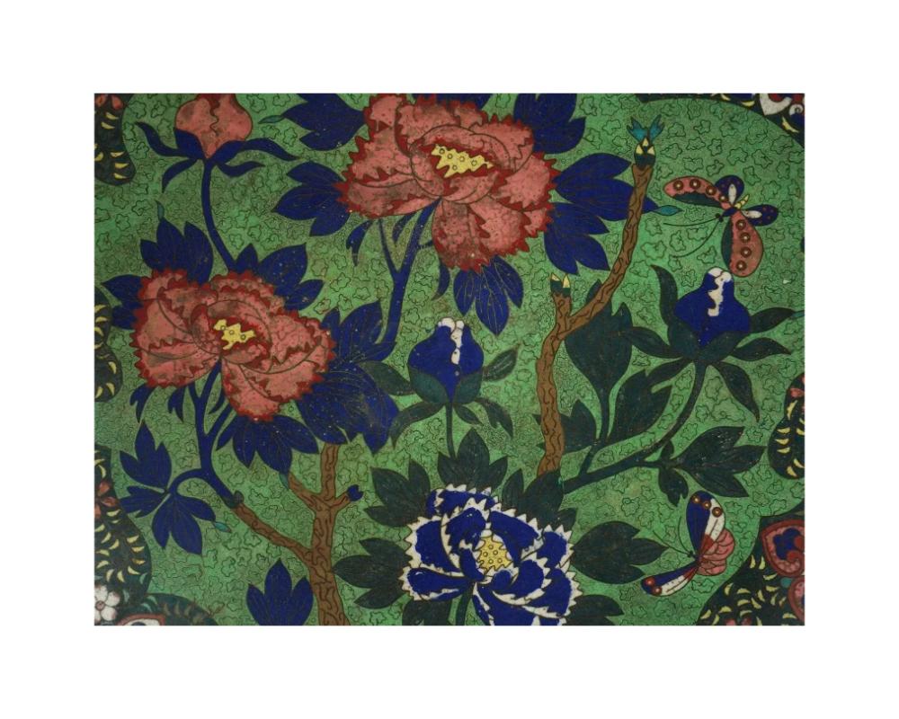 Antiker japanischer Cloisonné-Teller aus der frühen Edo-Zeit, grüner Emaille im Zustand „Gut“ im Angebot in New York, NY