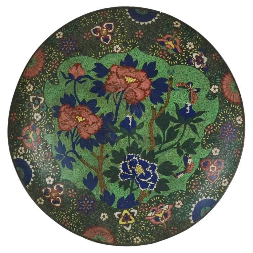 Ancienne assiette japonaise en cloisonné et émail vert du début de l'ère Edo