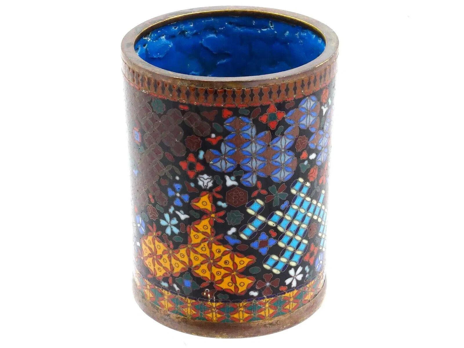 Antiguo Pincel Japonés de Esmalte Cloisonné Patrones Geométricos Pincel Bote GOTO siglo XIX en venta