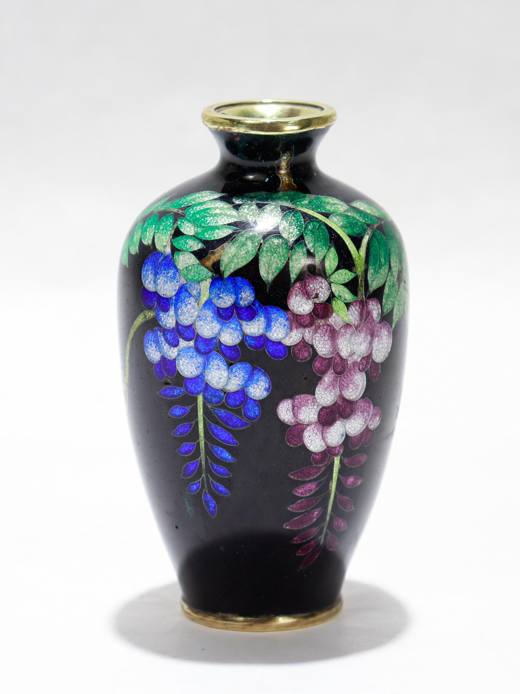 Meiji Ancien vase de cabinet en émail cloisonné japonais avec glycine en vente