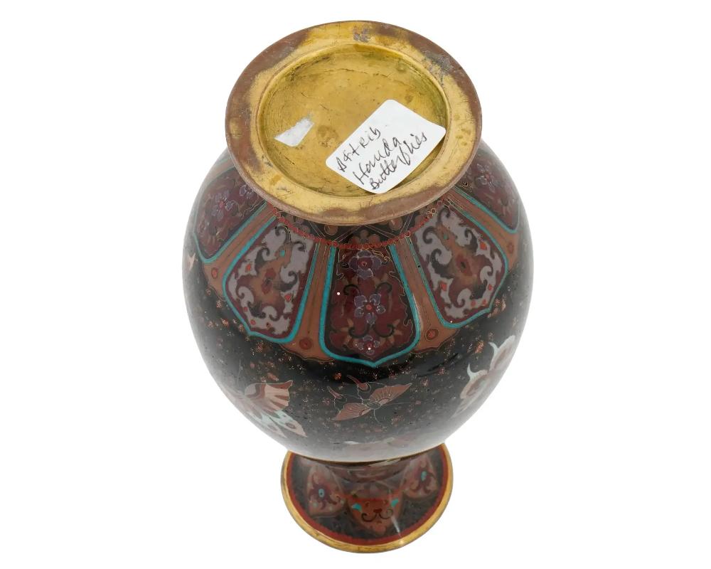 Antique Japanese Cloisonne Enamel Gold Stone Vase with Butterflies Attr Honda Yo In Good Condition For Sale In New York, NY