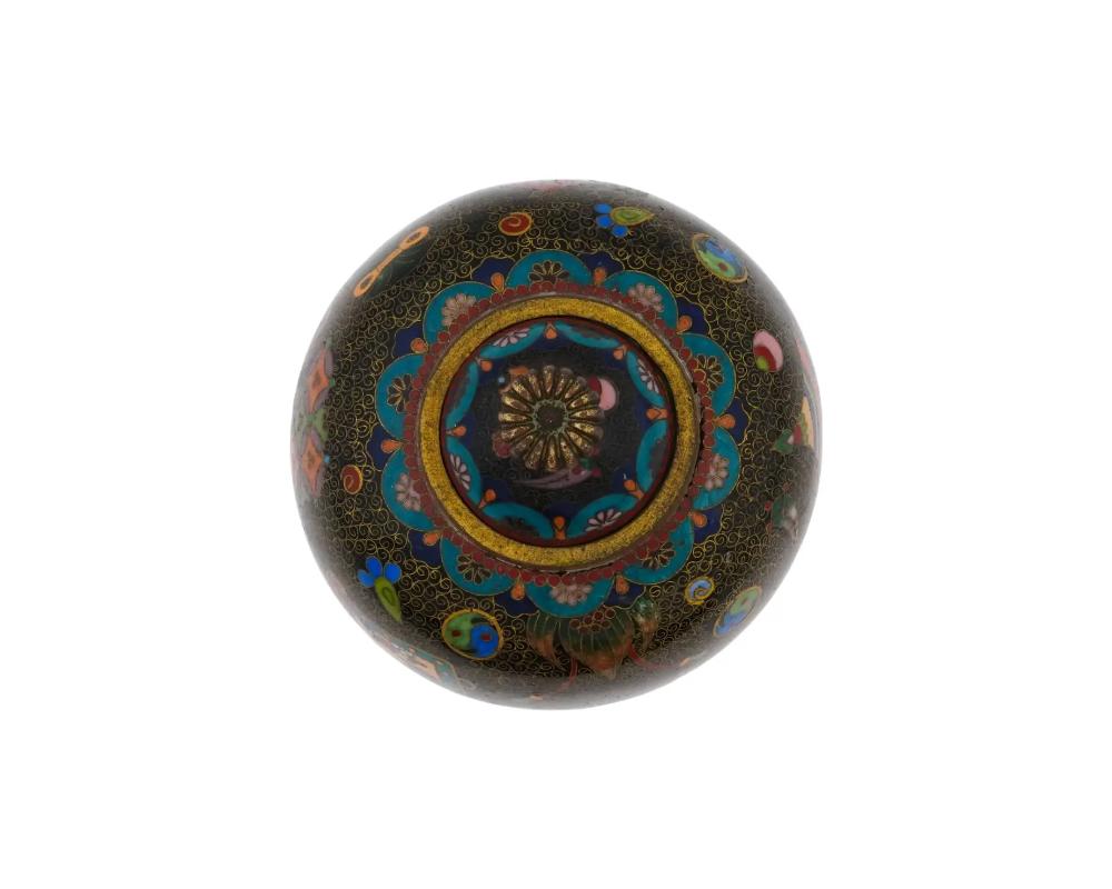Antike japanische Cloisonné-Emaille Koro mit TAKARA-MONO SYMBOLS Edelsteinen im Zustand „Gut“ im Angebot in New York, NY