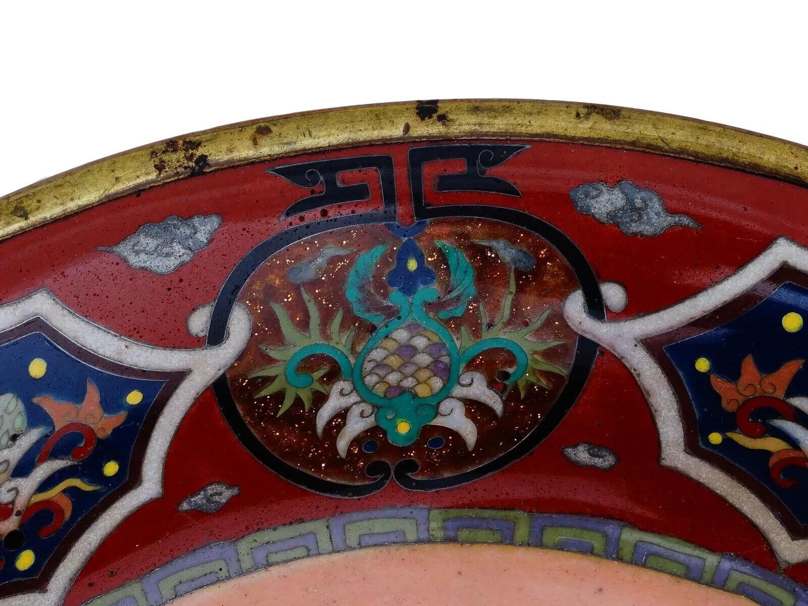 Antiguo cuenco japonés de esmalte cloisonné rosa con un dragón en Bueno estado para la venta en New York, NY