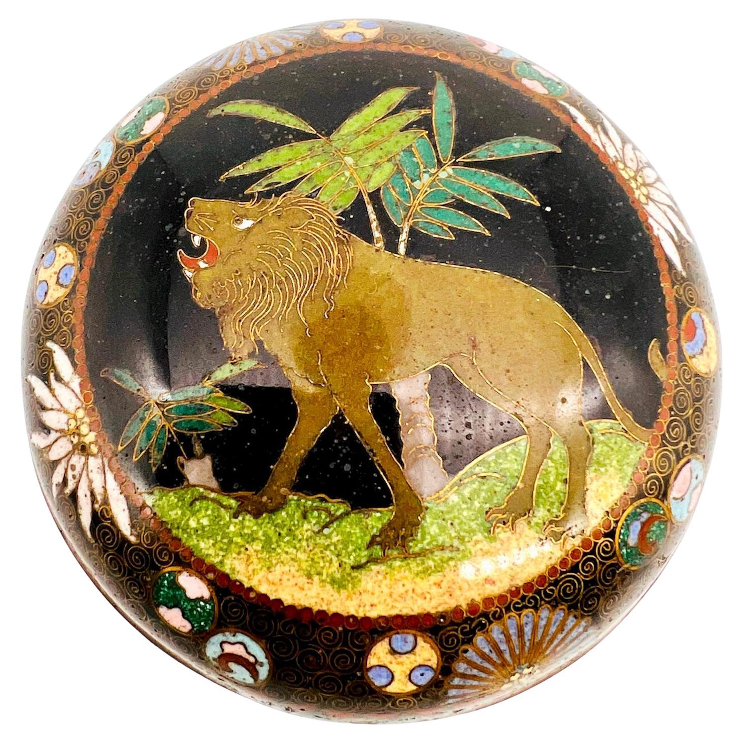 ANTIQUE JAPANESE CLOISONNÉ-ENAMEL ROUNDED DEEP KOBAKO KOGO BOX AND COVER. 19th C