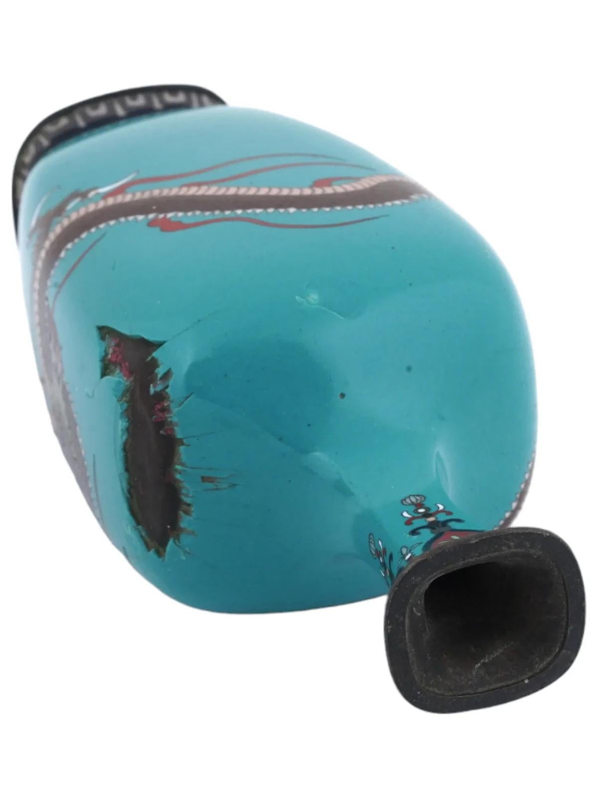 Antique Japanese Cloisonne Enamel Turquoise Dragon Vase In Good Condition For Sale In Long Island City, NY